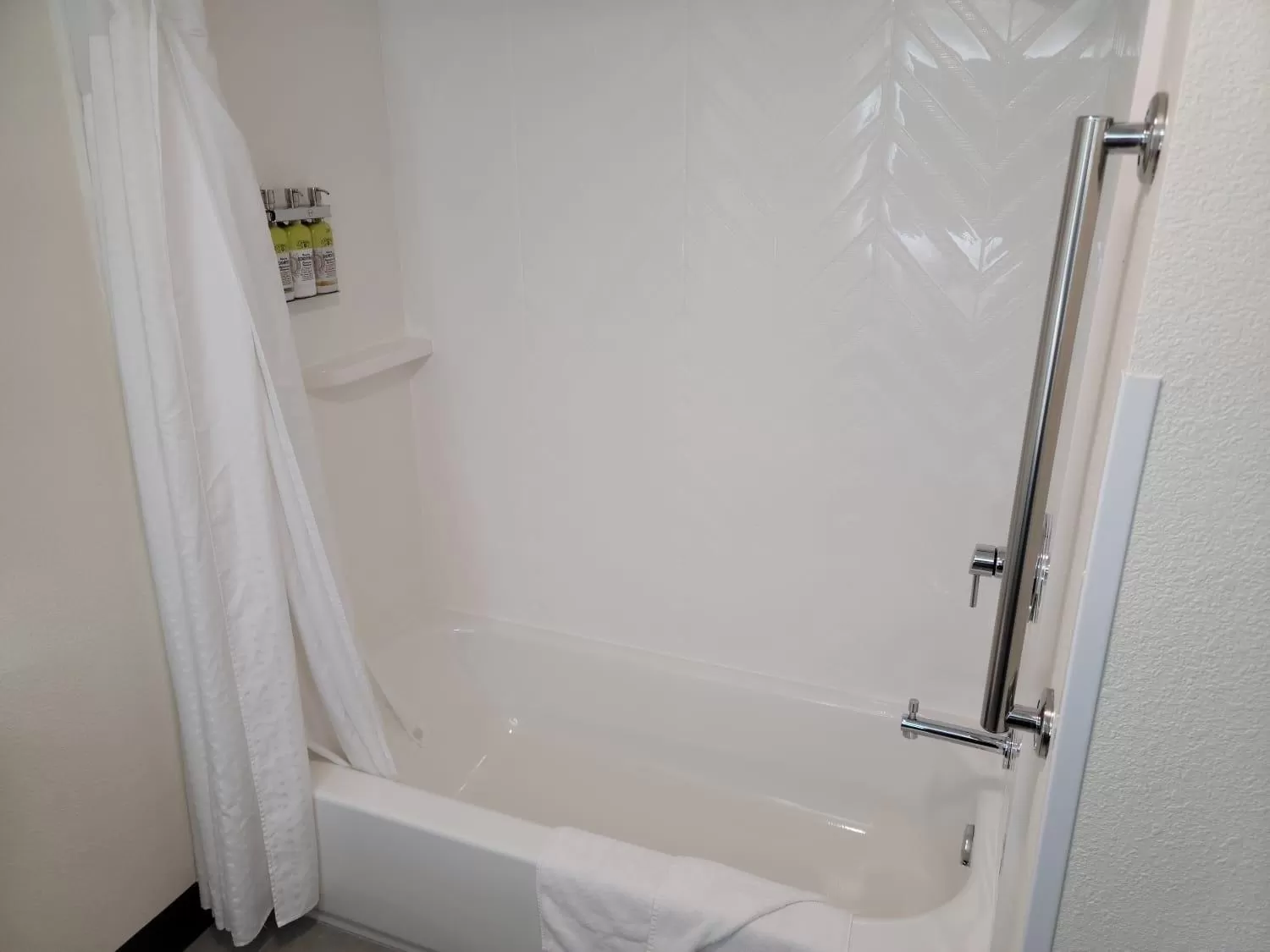 Deluxe Twin Room - Hearing Accessible in Holiday Inn & Suites Wausau-Rothschild by IHG