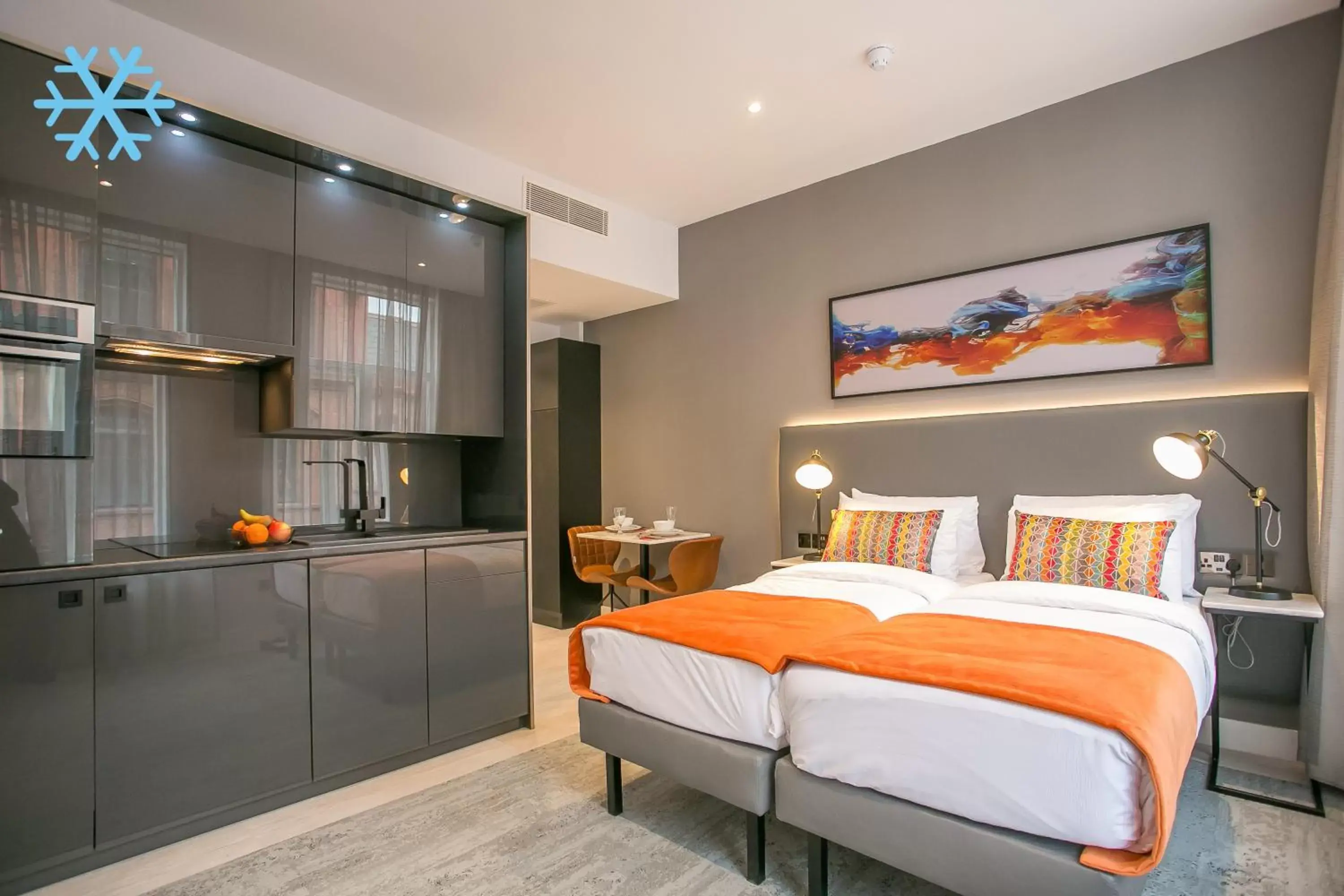 Bed in Grafton Street Studios by City Break Apartments