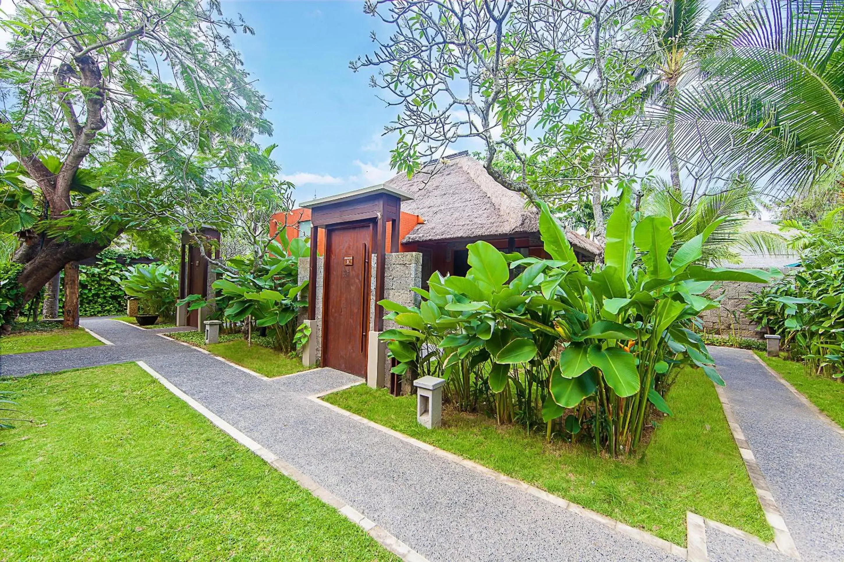 Deluxe Garden Villa in Legian Beach Hotel Deluxe Garden Villa in Legian Beach Hotel