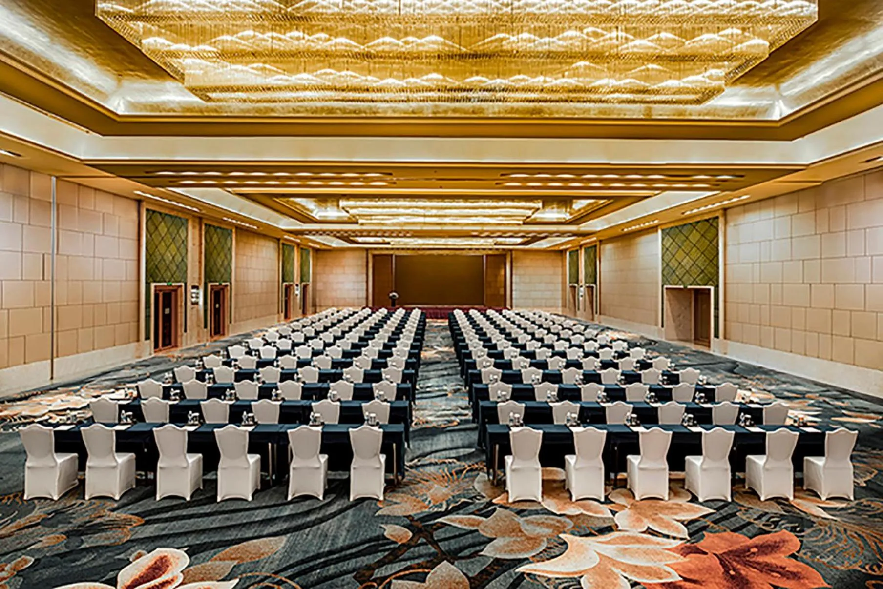 Banquet/Function facilities in Crowne Plaza Shenzhen Longgang City Centre by IHG