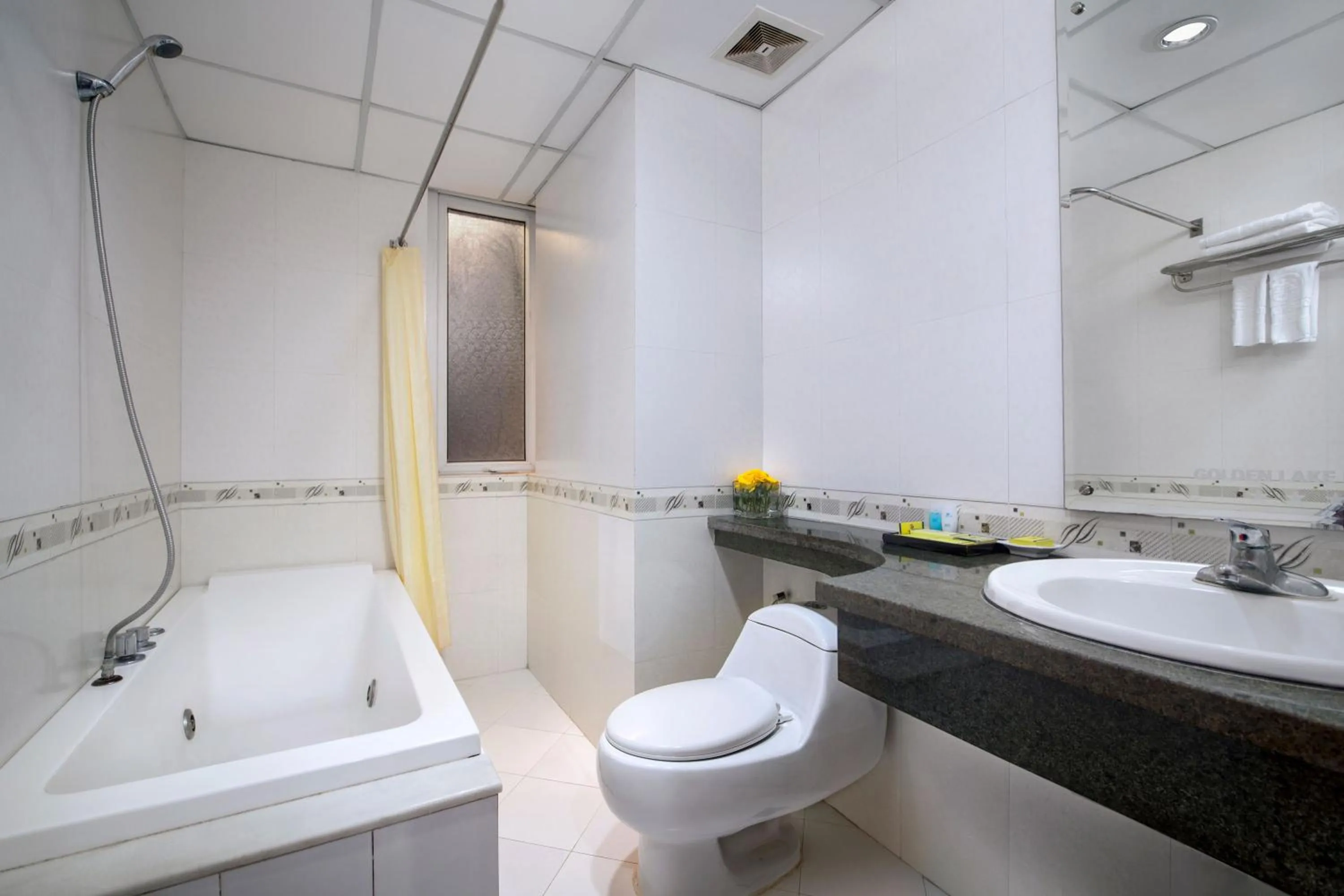 Bathroom in Lakeside Palace Hotel