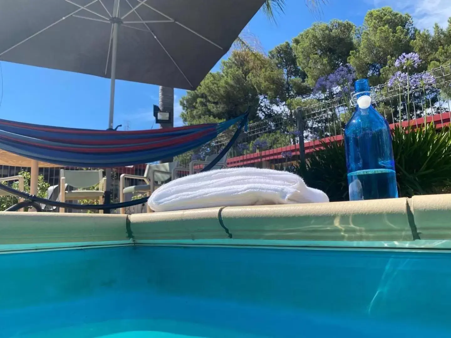 Swimming Pool in Apollo Motel Parkes