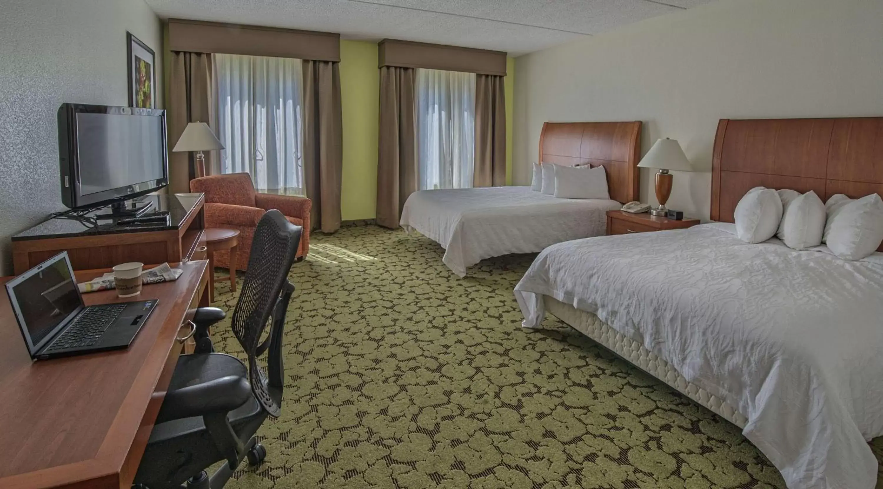 Bed in Hilton Garden Inn Auburn/Opelika