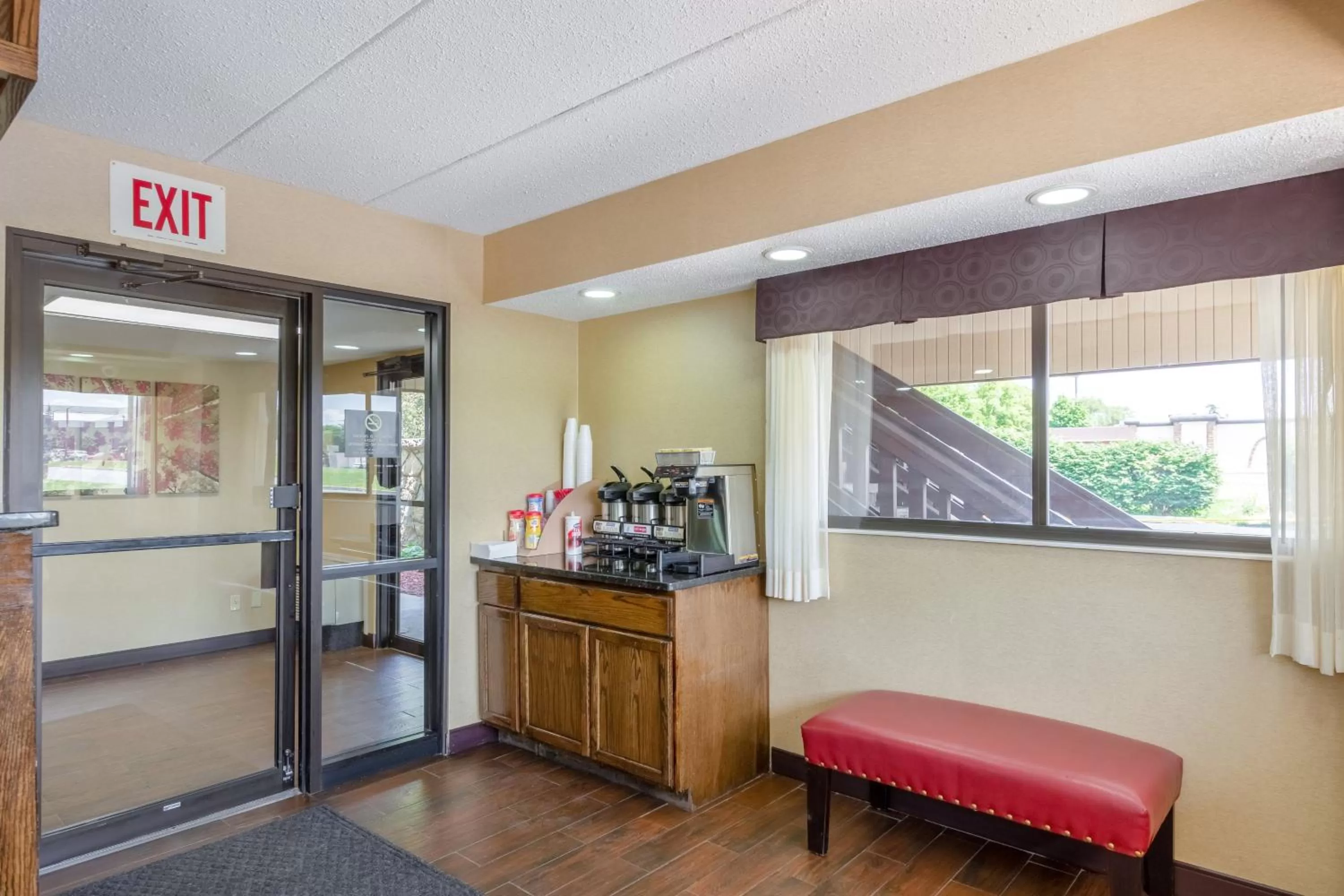Lobby or reception in Red Roof Inn Kalamazoo East – Expo Center
