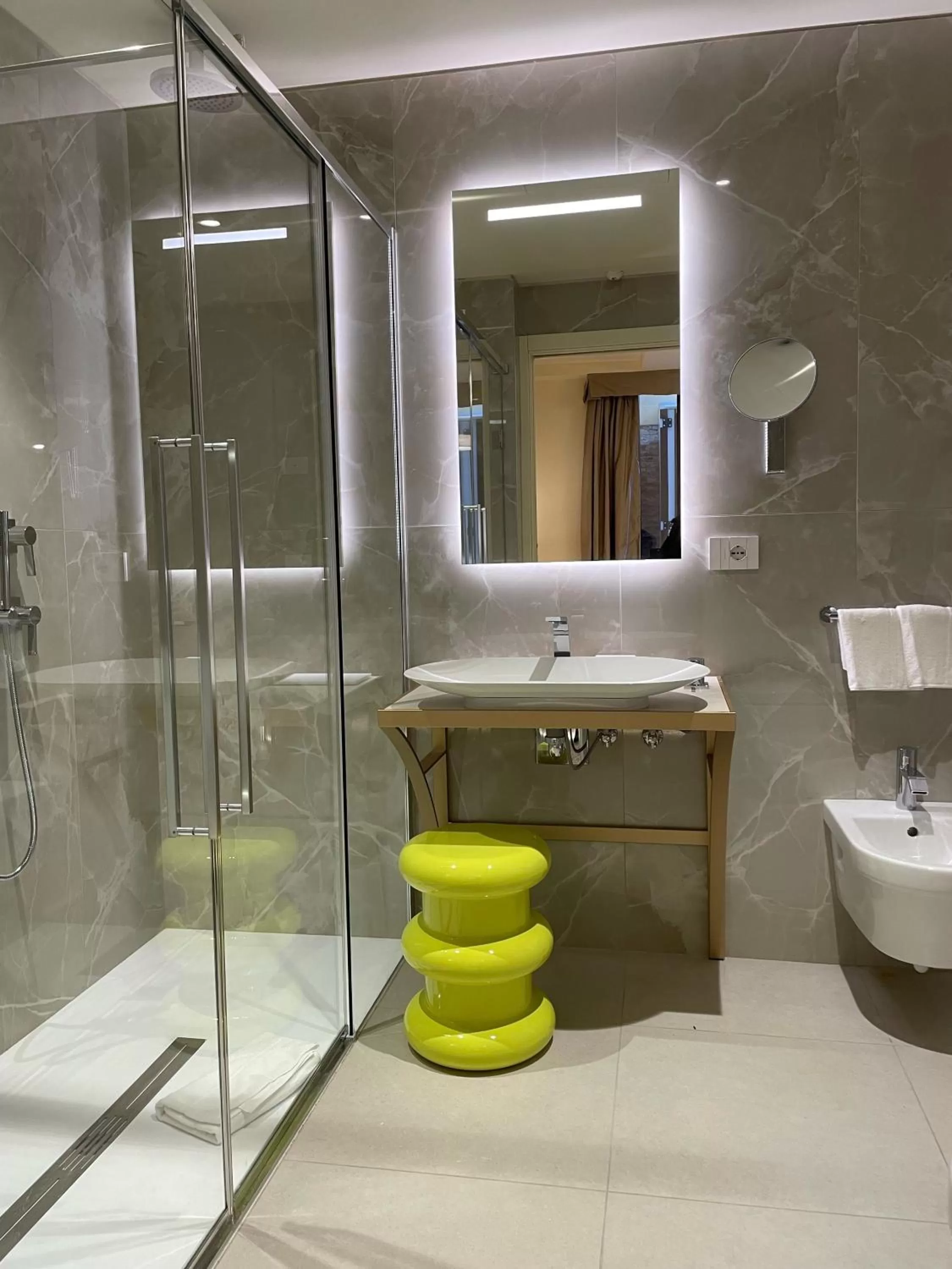 Shower in Palazzo Keller