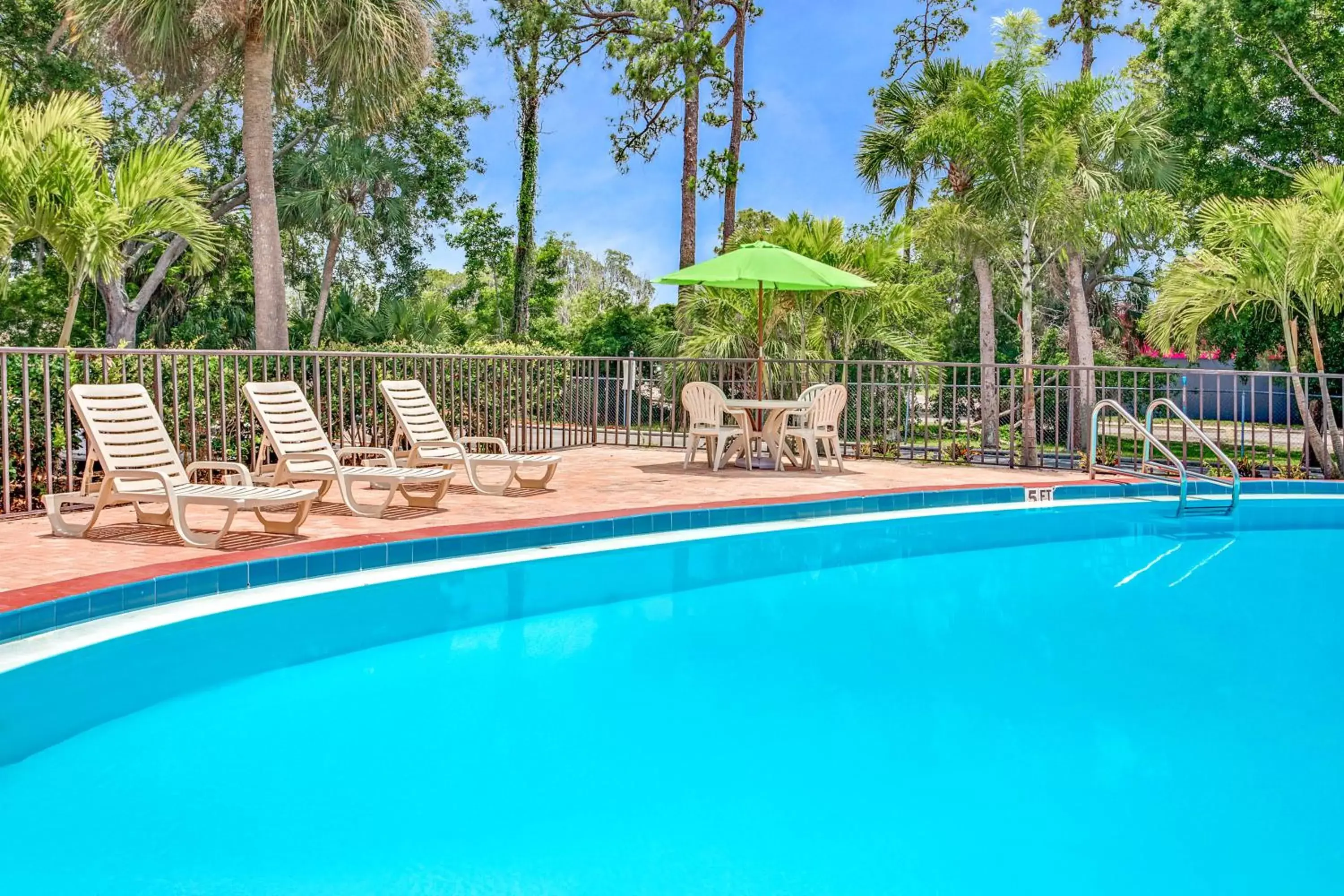 Swimming Pool in Days Inn by Wyndham Bradenton - Near the Gulf