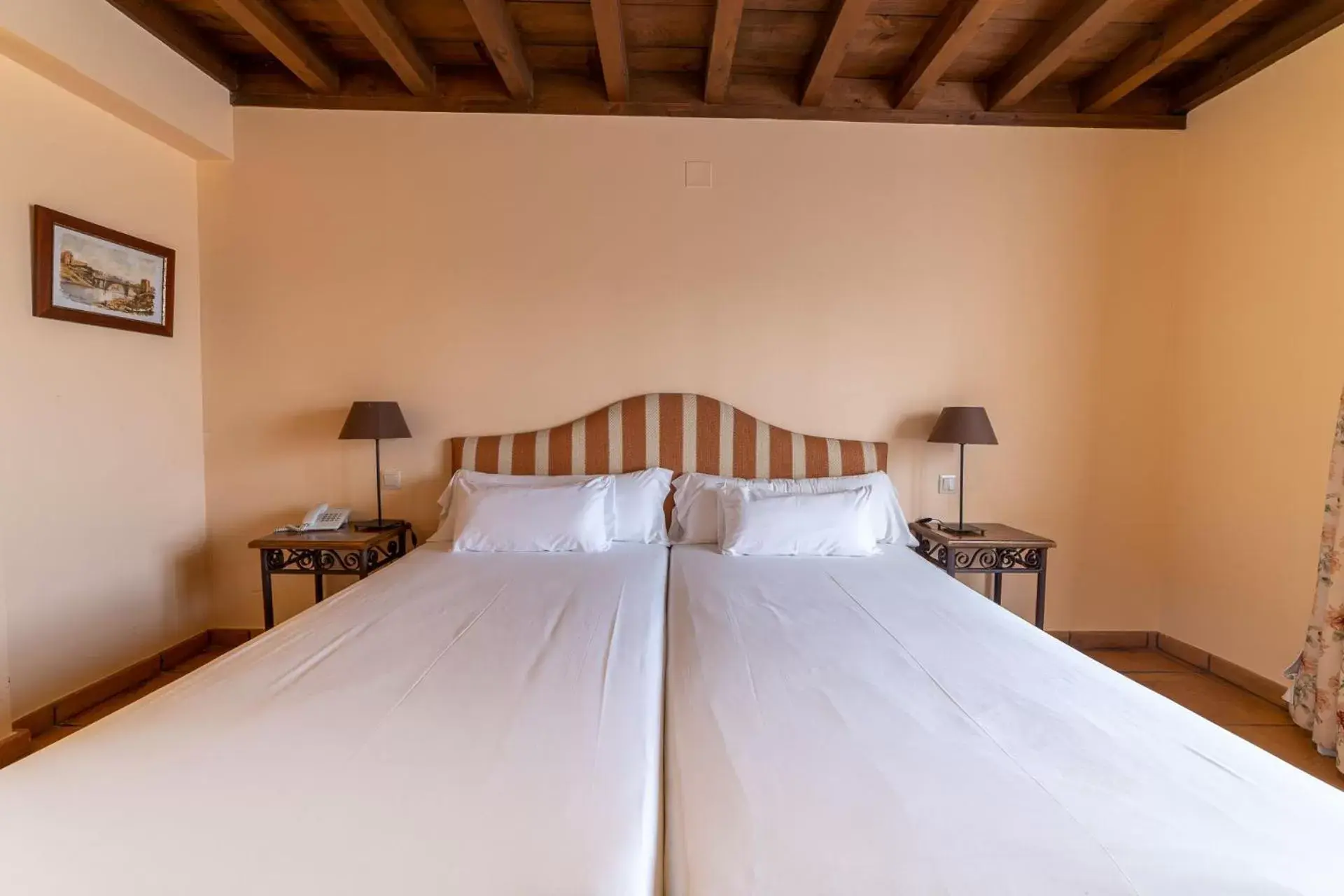 Bed in Cigarral de Caravantes