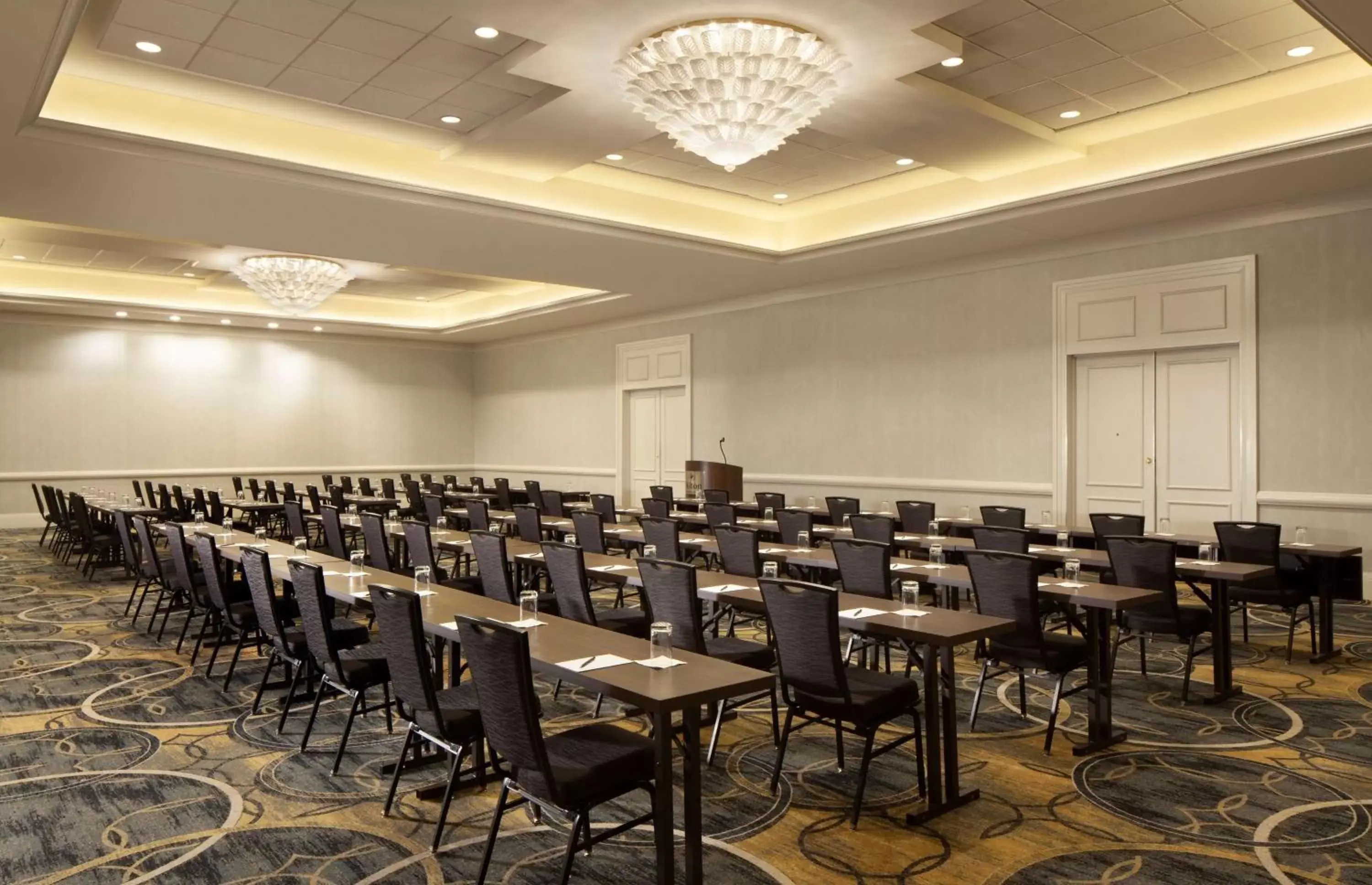 Meeting/conference room in Hilton Alexandria Old Town