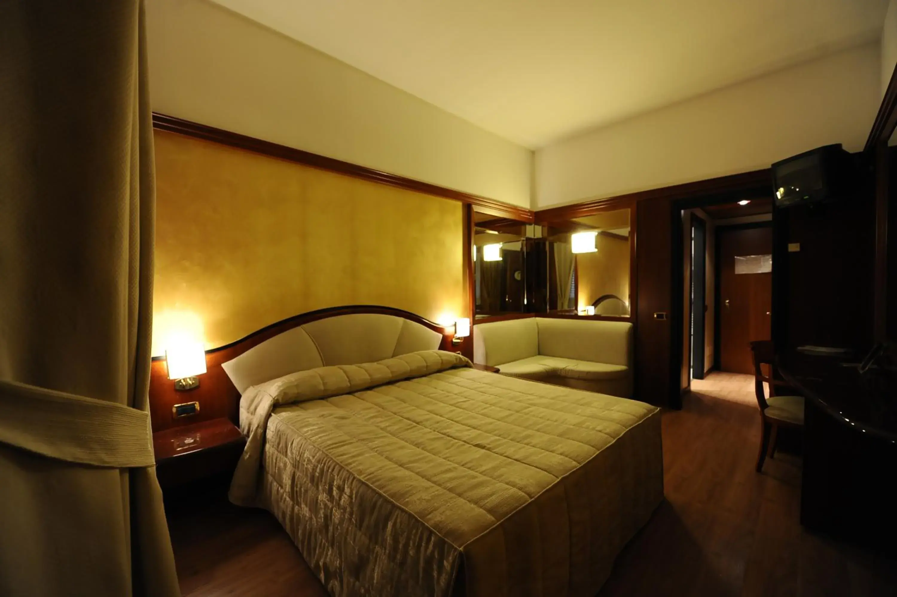 Photo of the whole room, Bed in Hotel City Legnano