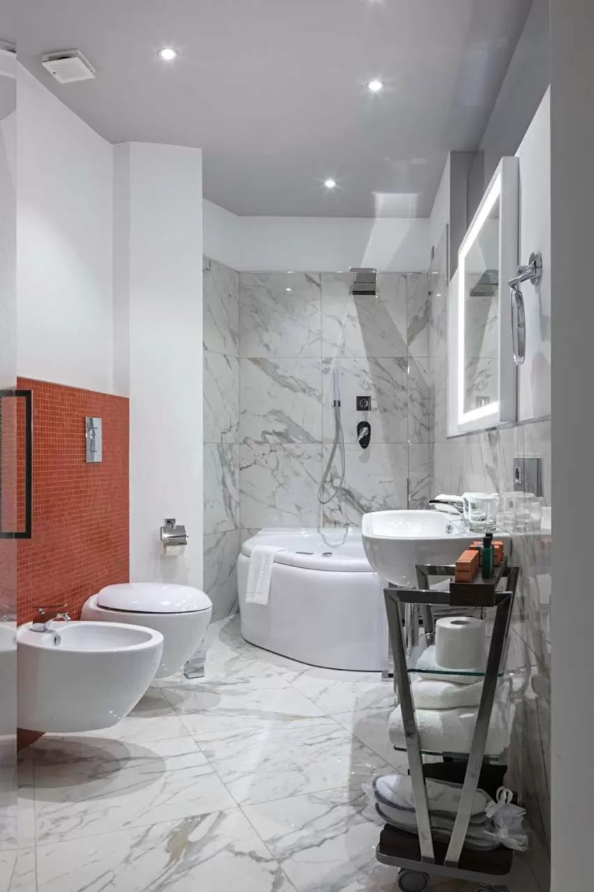 Toilet in Borgo San Barbato Resort Spa & Golf