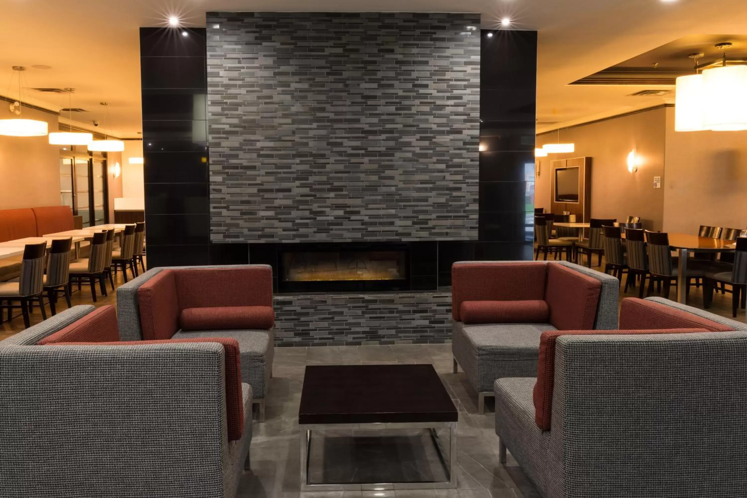 Lobby or reception, Lounge/Bar in Holiday Inn Express Edmonton Downtown, an IHG Hotel