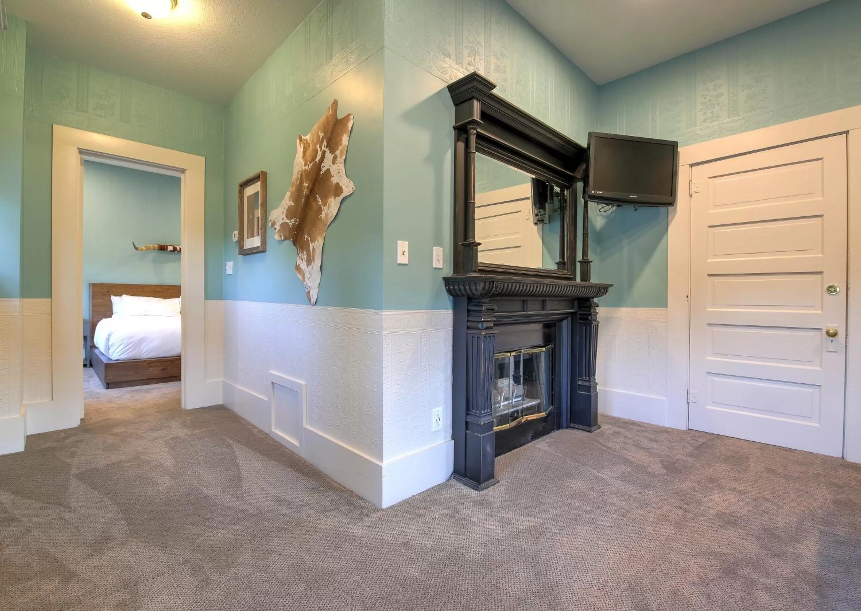 Bedroom in The Groveland Hotel