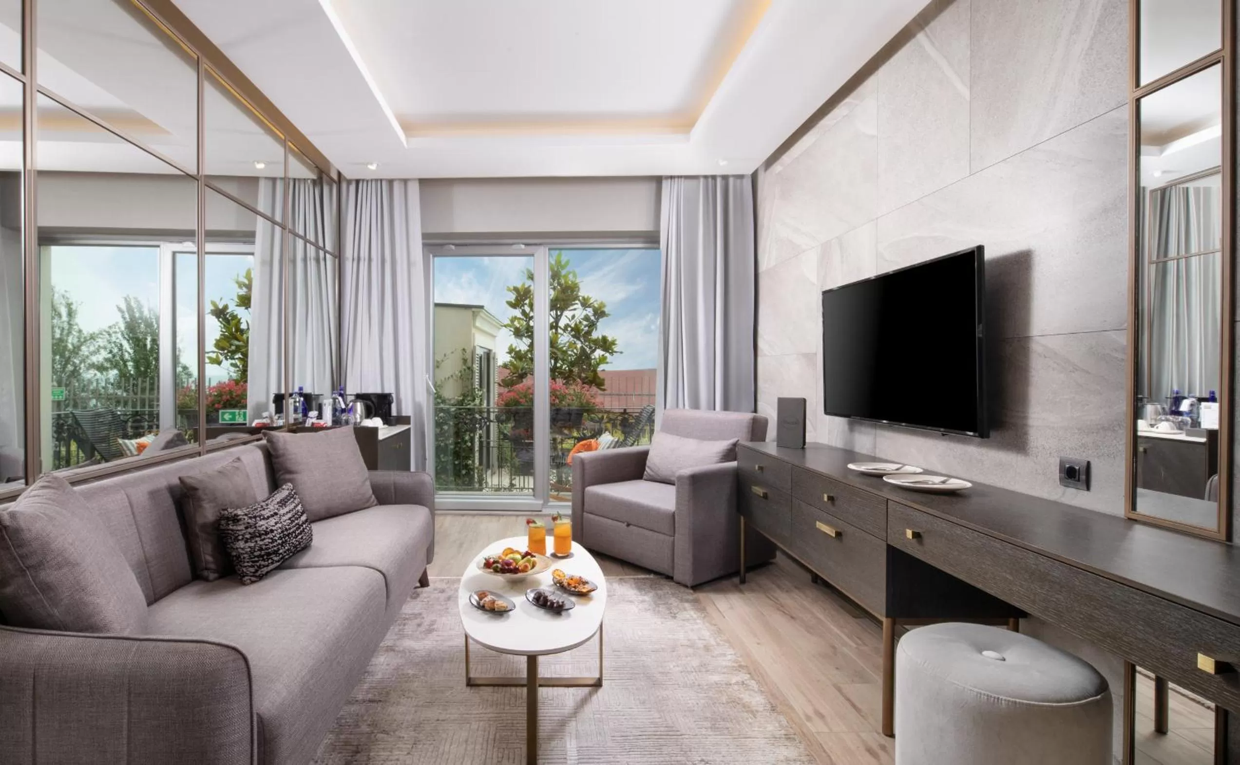 Living room in Mula Hotel