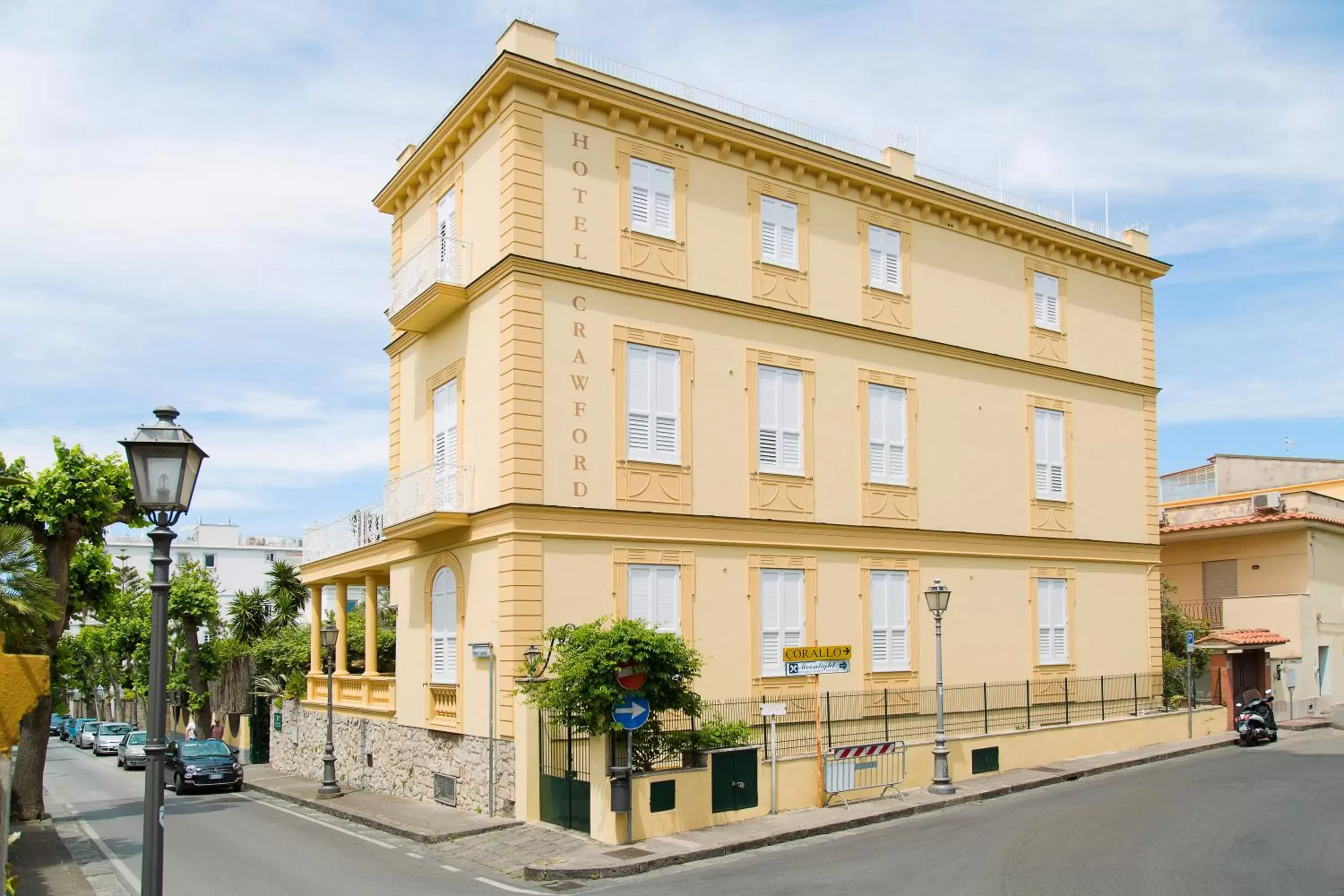 Property Building in Hotel Crawford