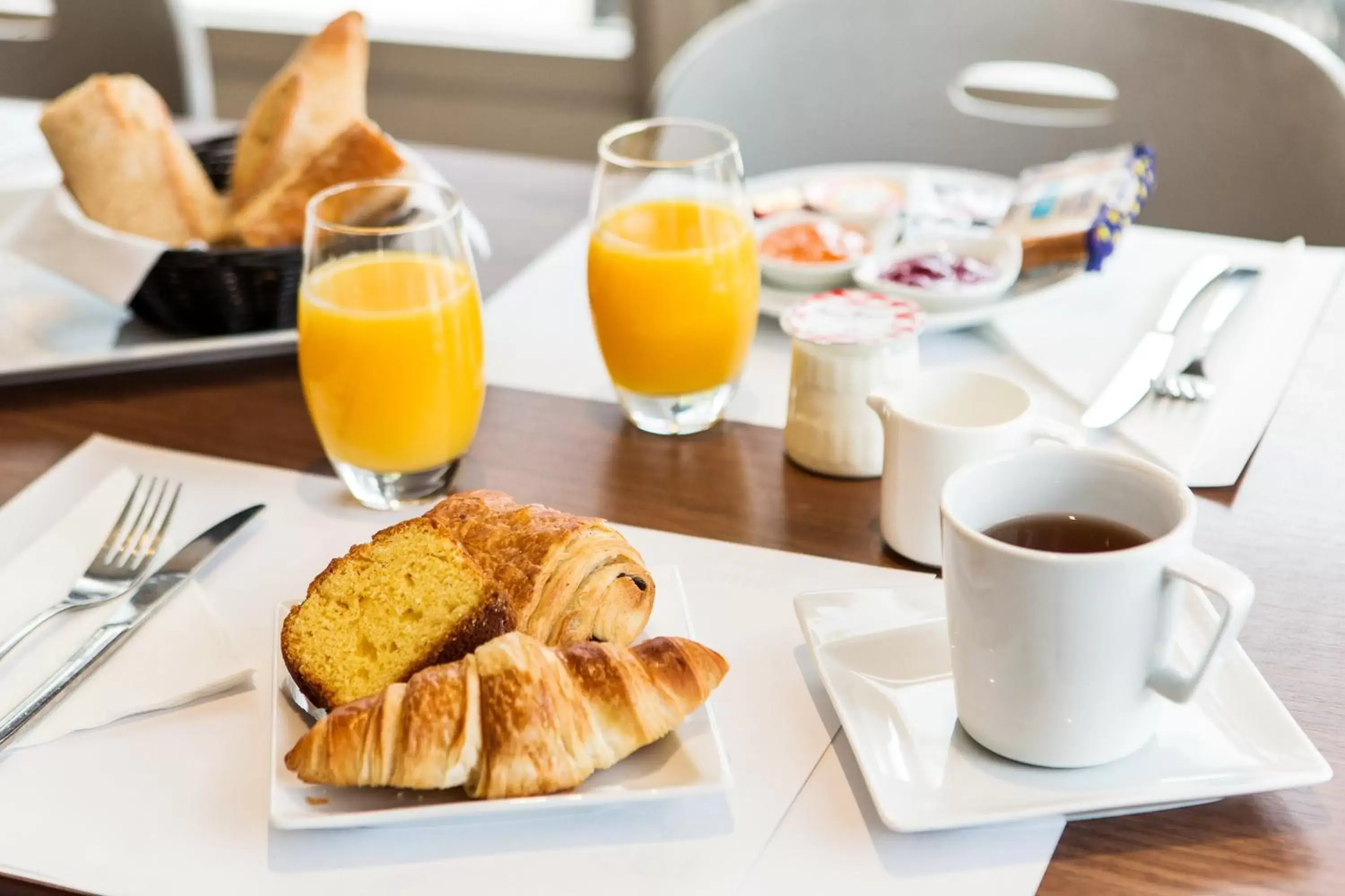 Continental breakfast, Breakfast in Campanile Hotel & Restaurant Liège / Luik