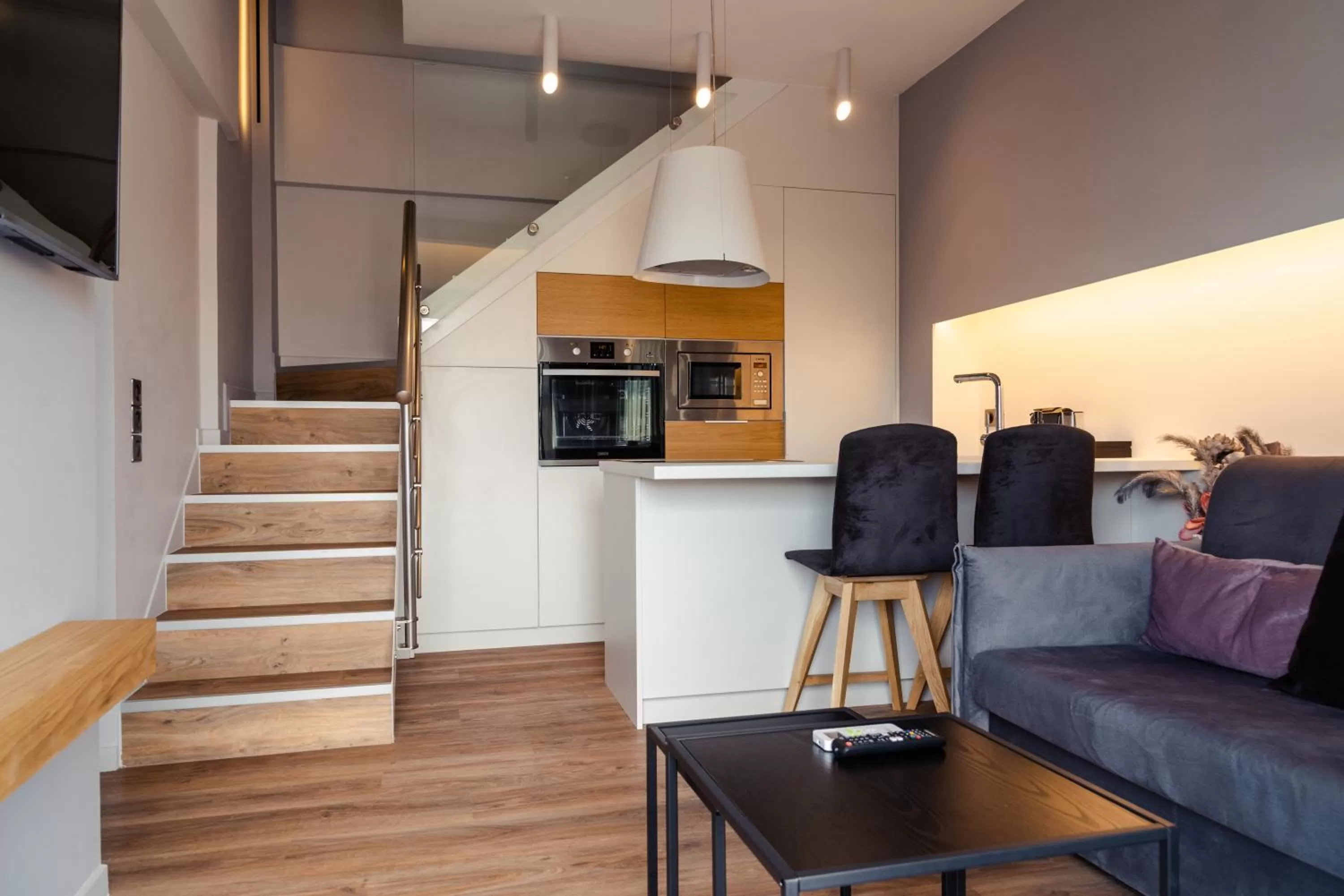 TV and multimedia in LUX&EASY Athens Downtown Apartments