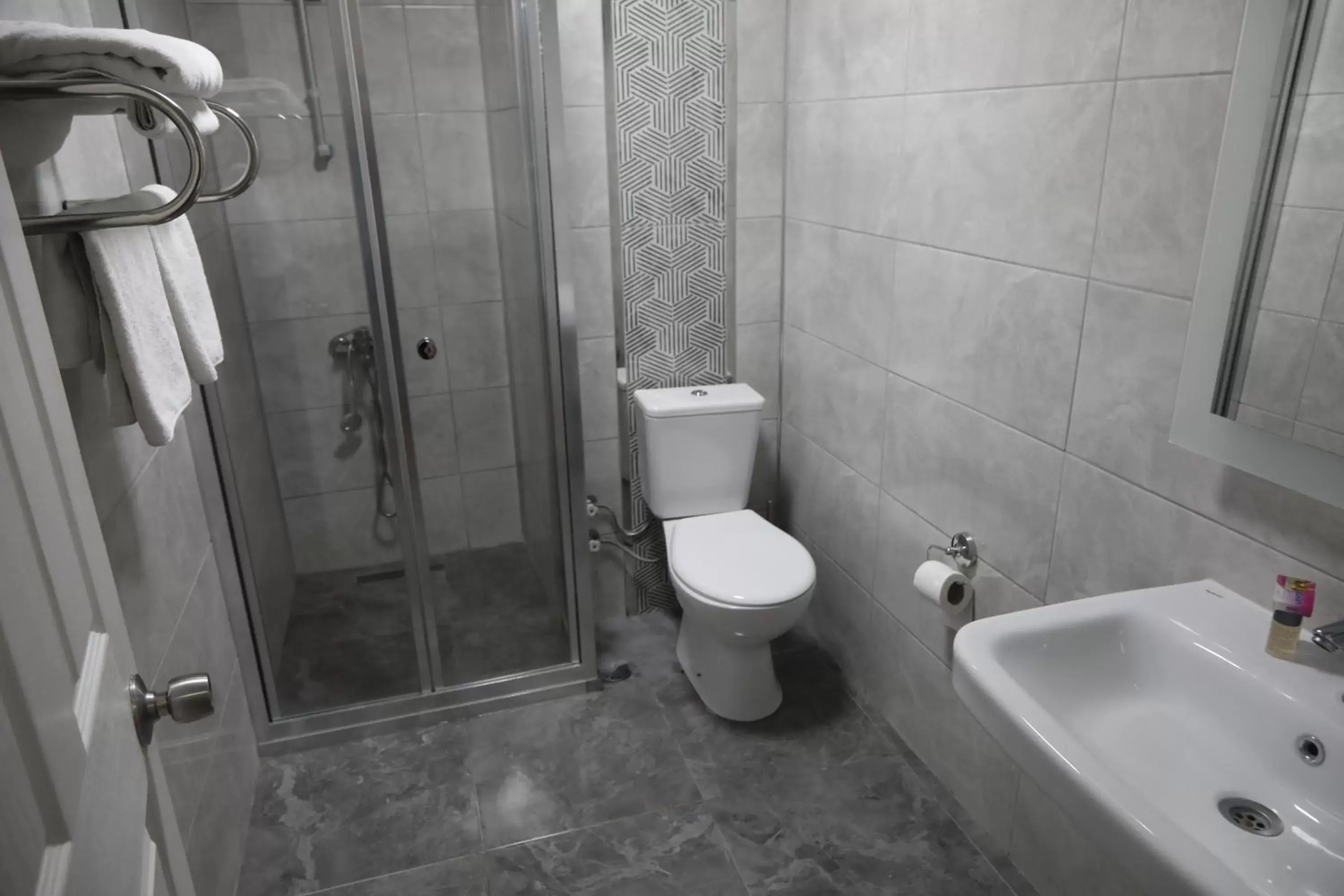 Shower, Bathroom in Cihan Palas