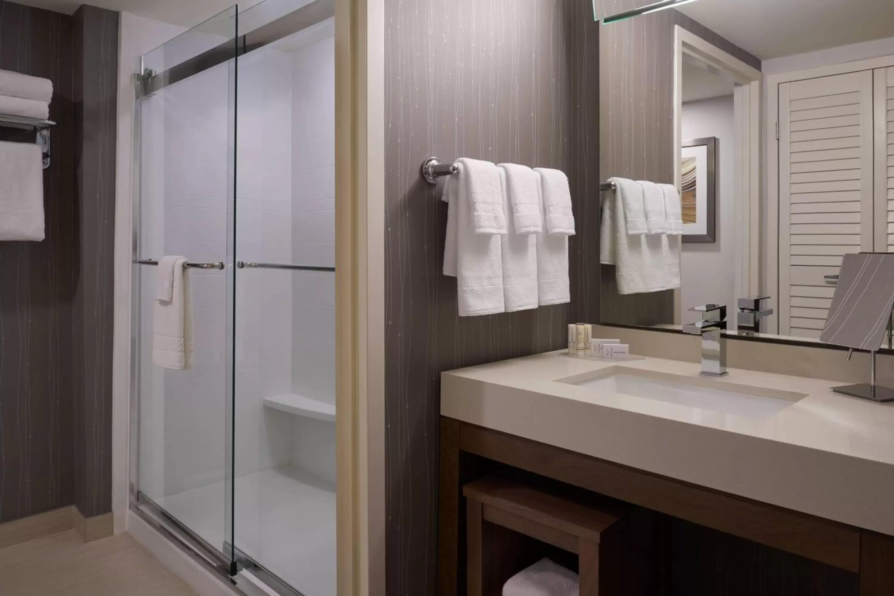 Bathroom in Courtyard by Marriott Toronto Airport