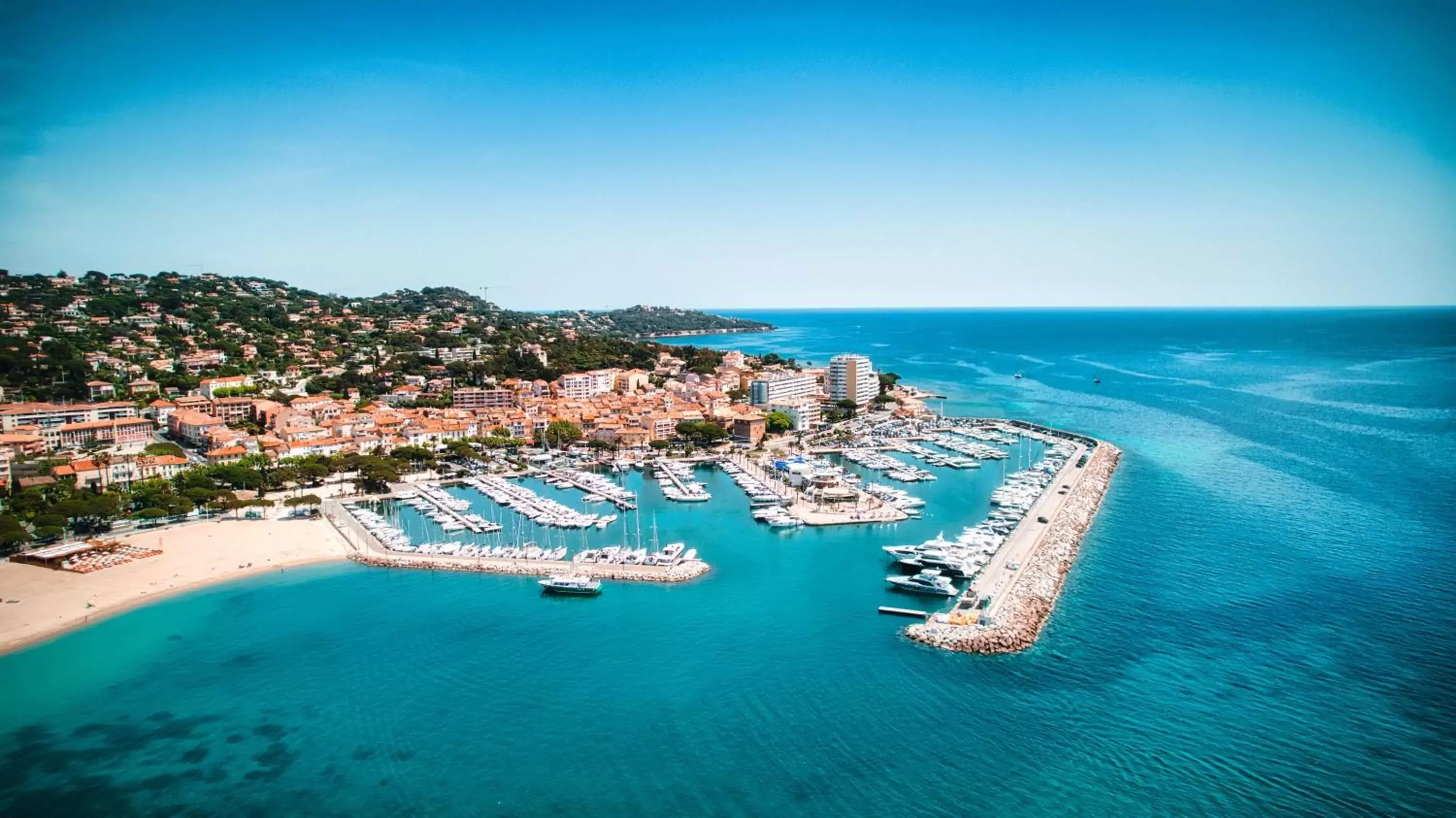 Neighbourhood, Bird's-eye View in Hotel Les Palmiers