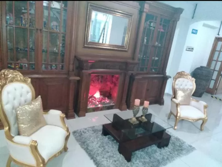 Decorative detail in Hotel Cafe Plaza