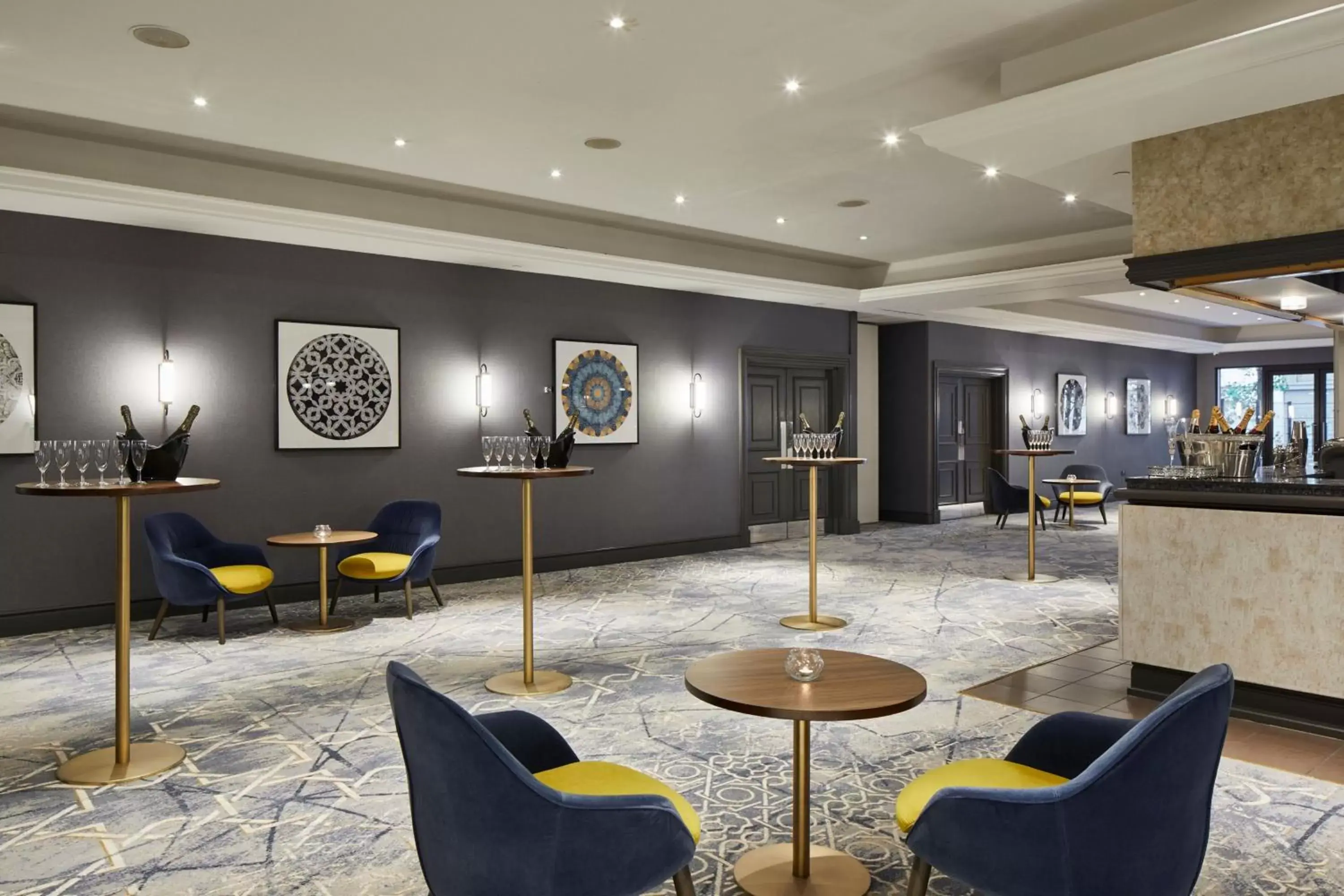 Meeting/conference room, Lobby/Reception in Cardiff Marriott Hotel