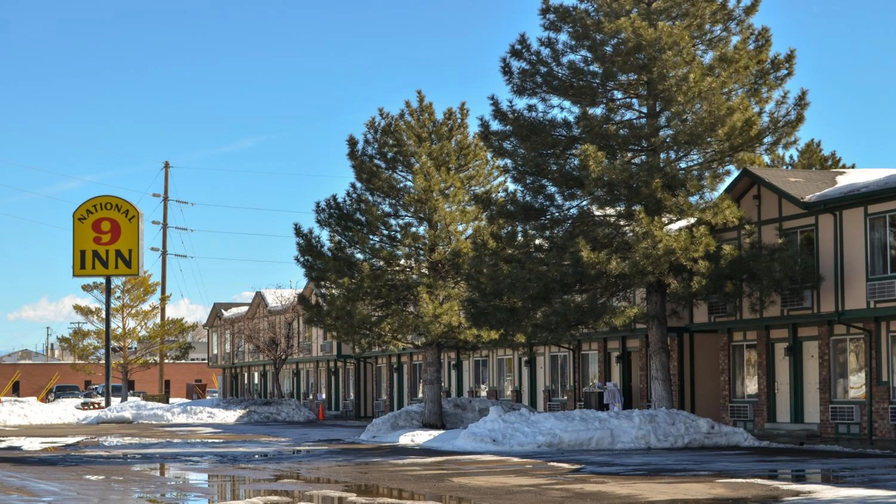 Property logo or sign in National 9 Inn Price