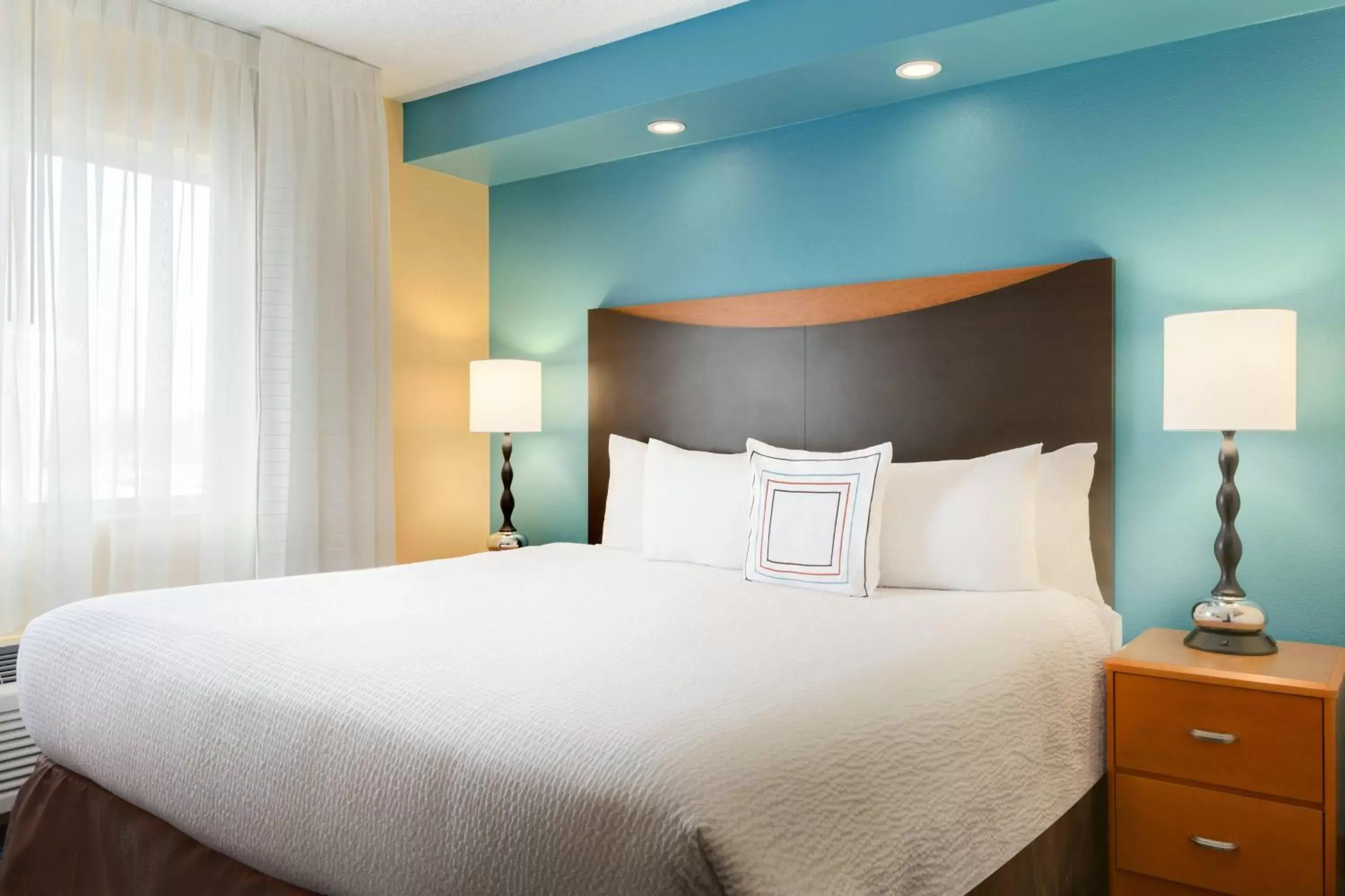 Bedroom, Bed in Fairfield Inn & Suites by Marriott Toledo Maumee