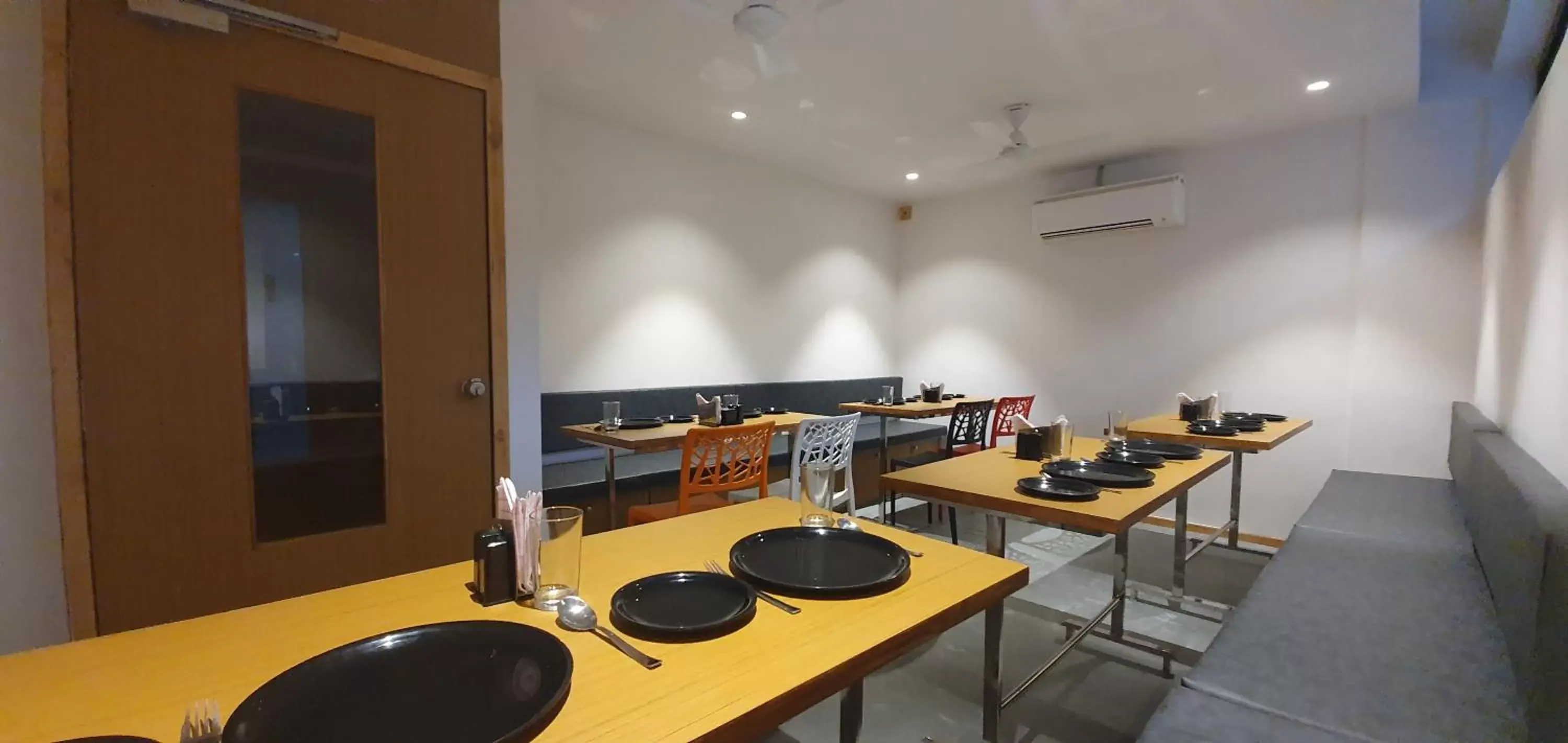 Restaurant/places to eat in Hotel Nova Boutique Restaurant/places to eat in Hotel Nova Boutique