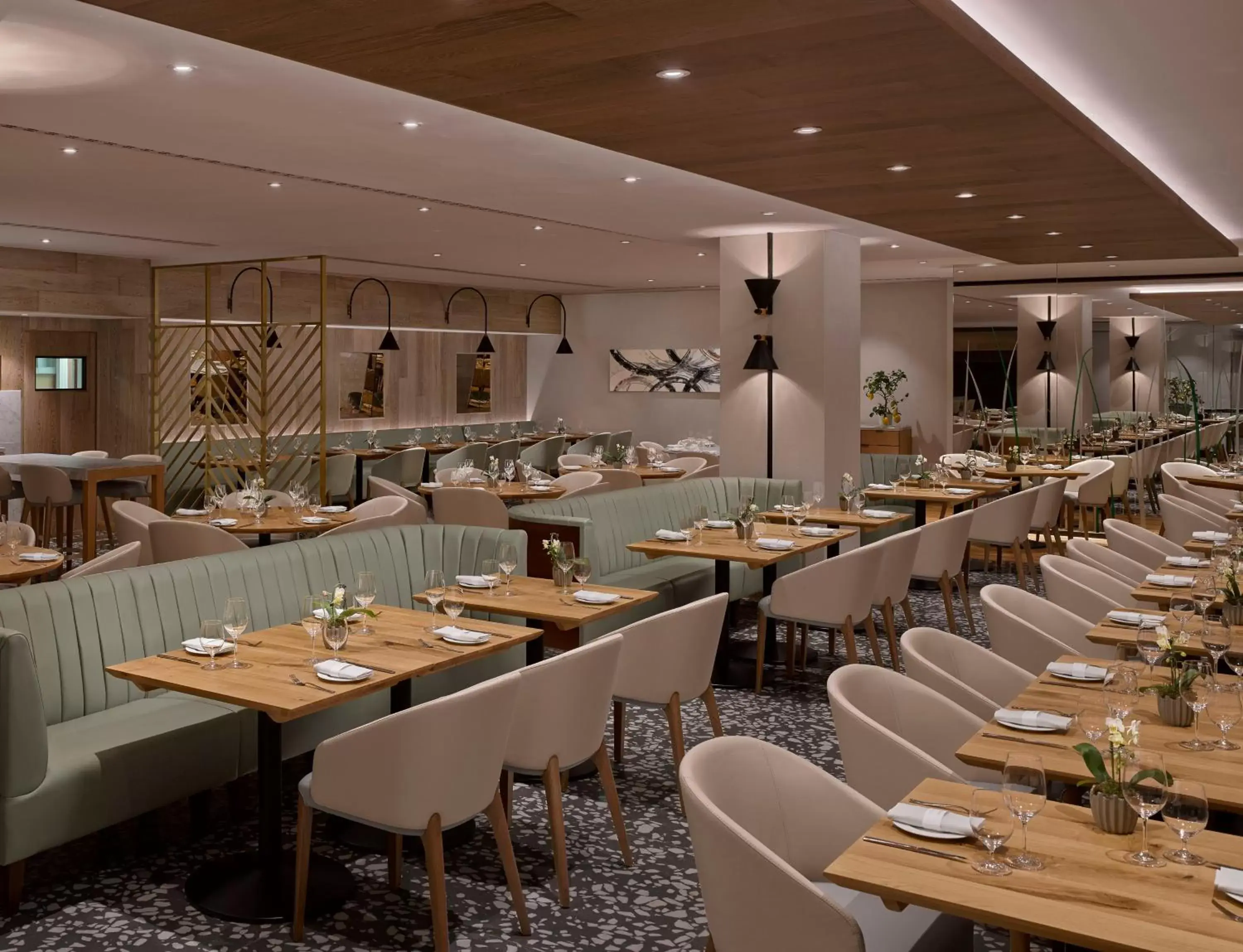 Lounge or bar, Restaurant/Places to Eat in InterContinental London Park Lane, an IHG Hotel