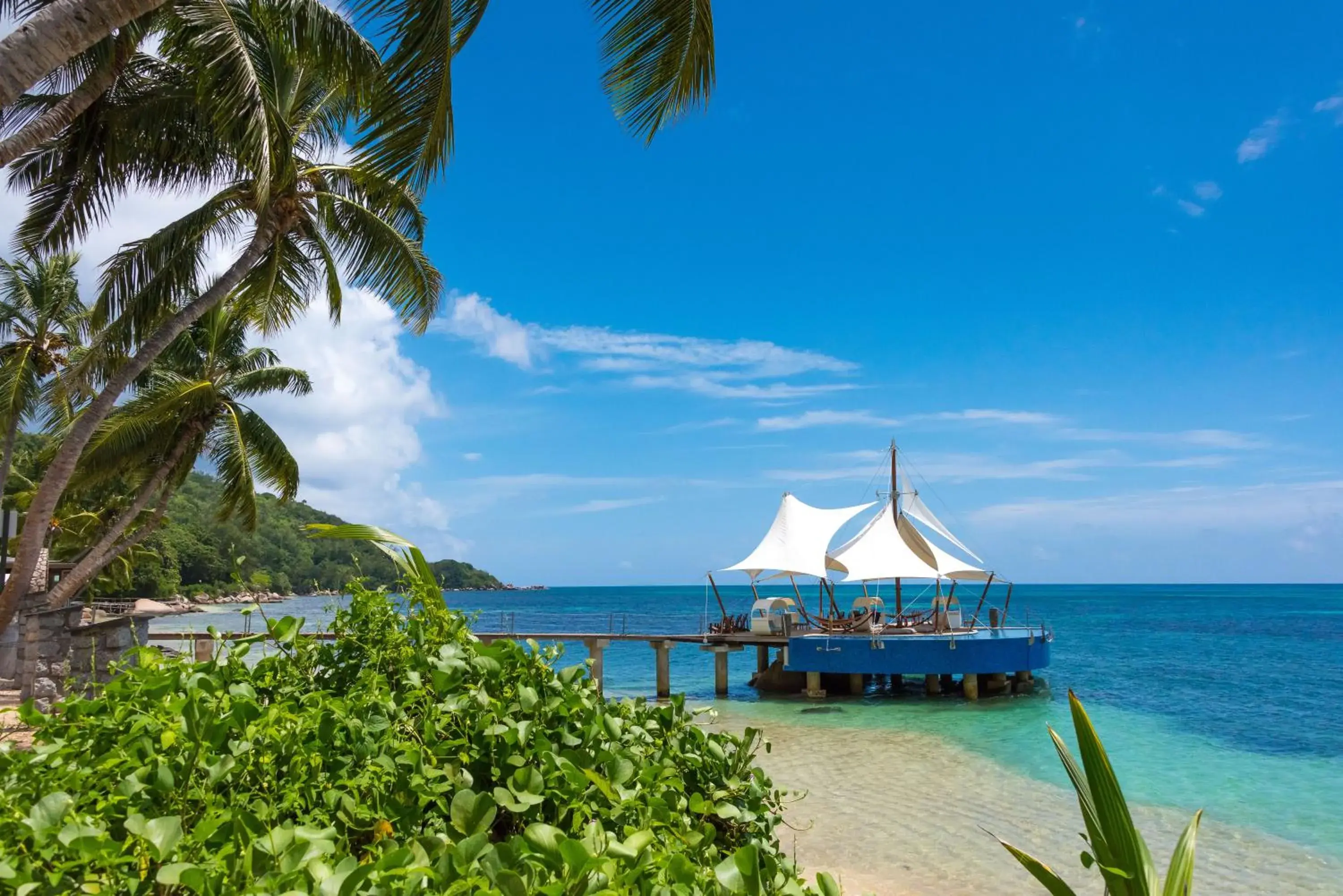 Sea view in Coco de Mer and Black Parrot Suites