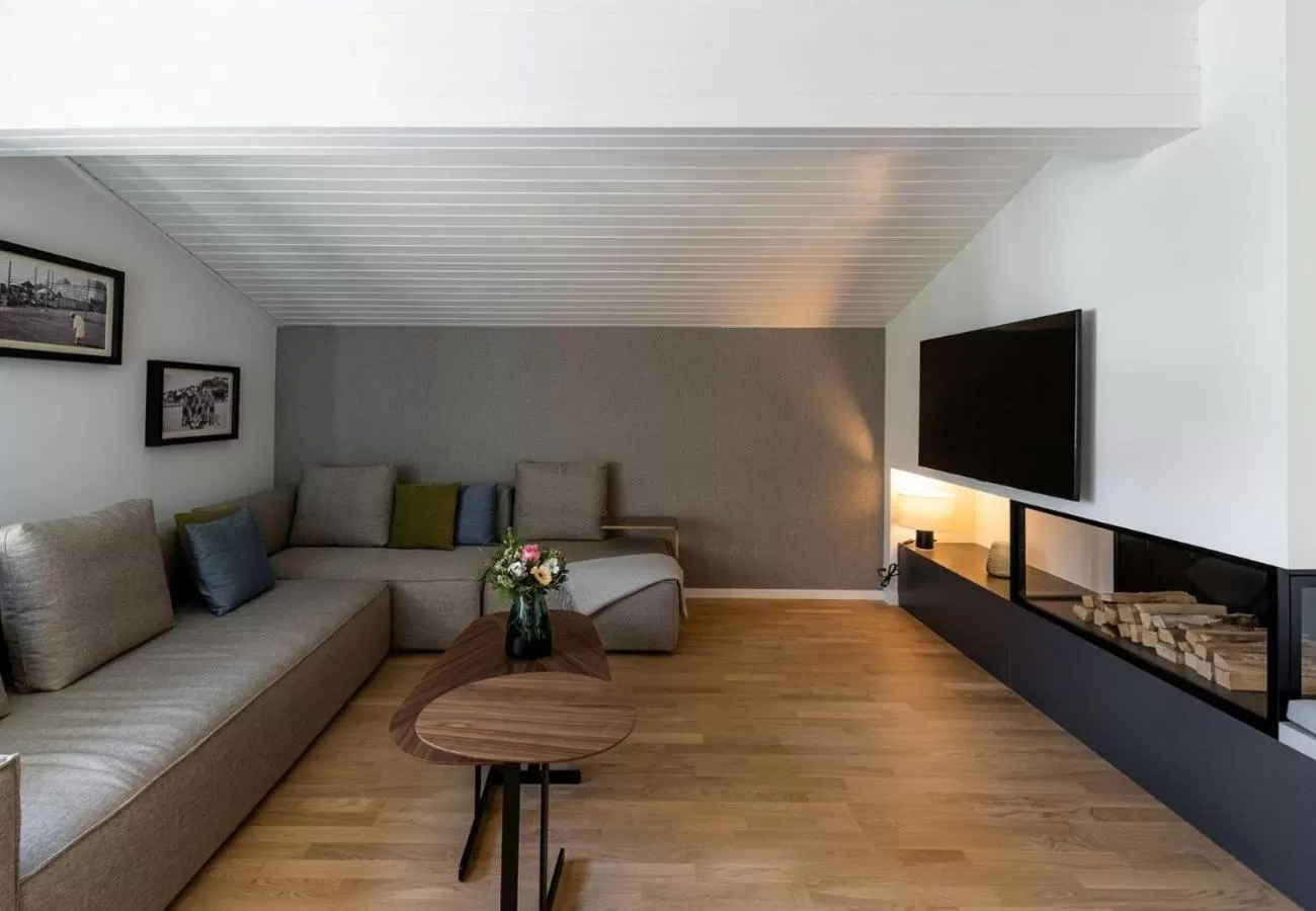 Living room in Victoria Hotel & Residence