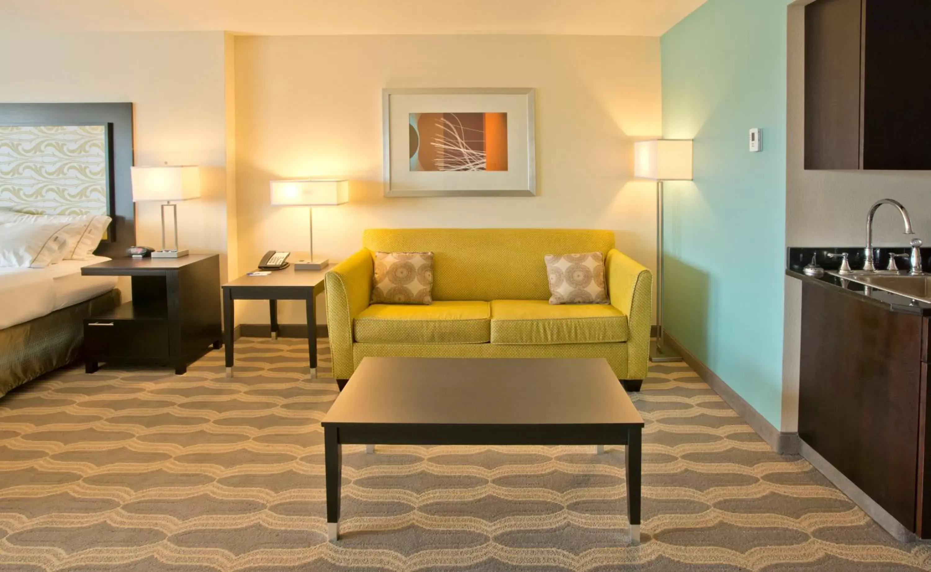 Photo of the whole room, Seating Area in Holiday Inn Express & Suites Colorado Springs Central, an IHG Hotel