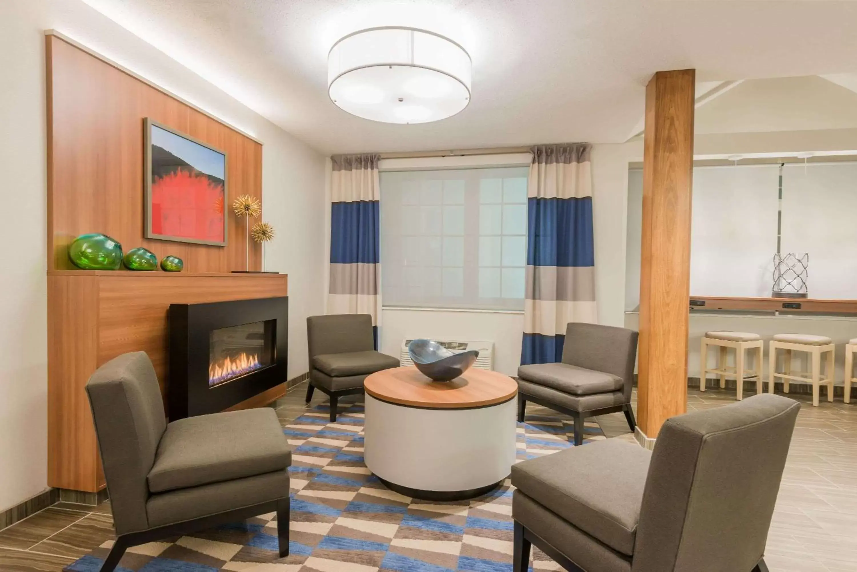 Lobby or reception, Seating Area in Microtel Inn & Suites by Wyndham Altoona