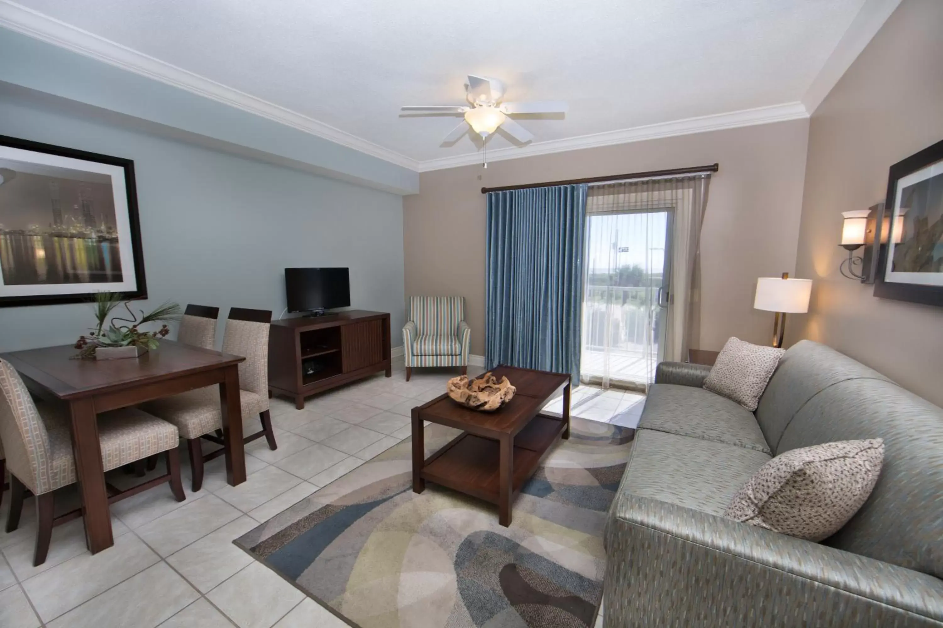 Bedroom, Seating Area in Holiday Inn Club Vacations Galveston Beach Resort, an IHG Hotel