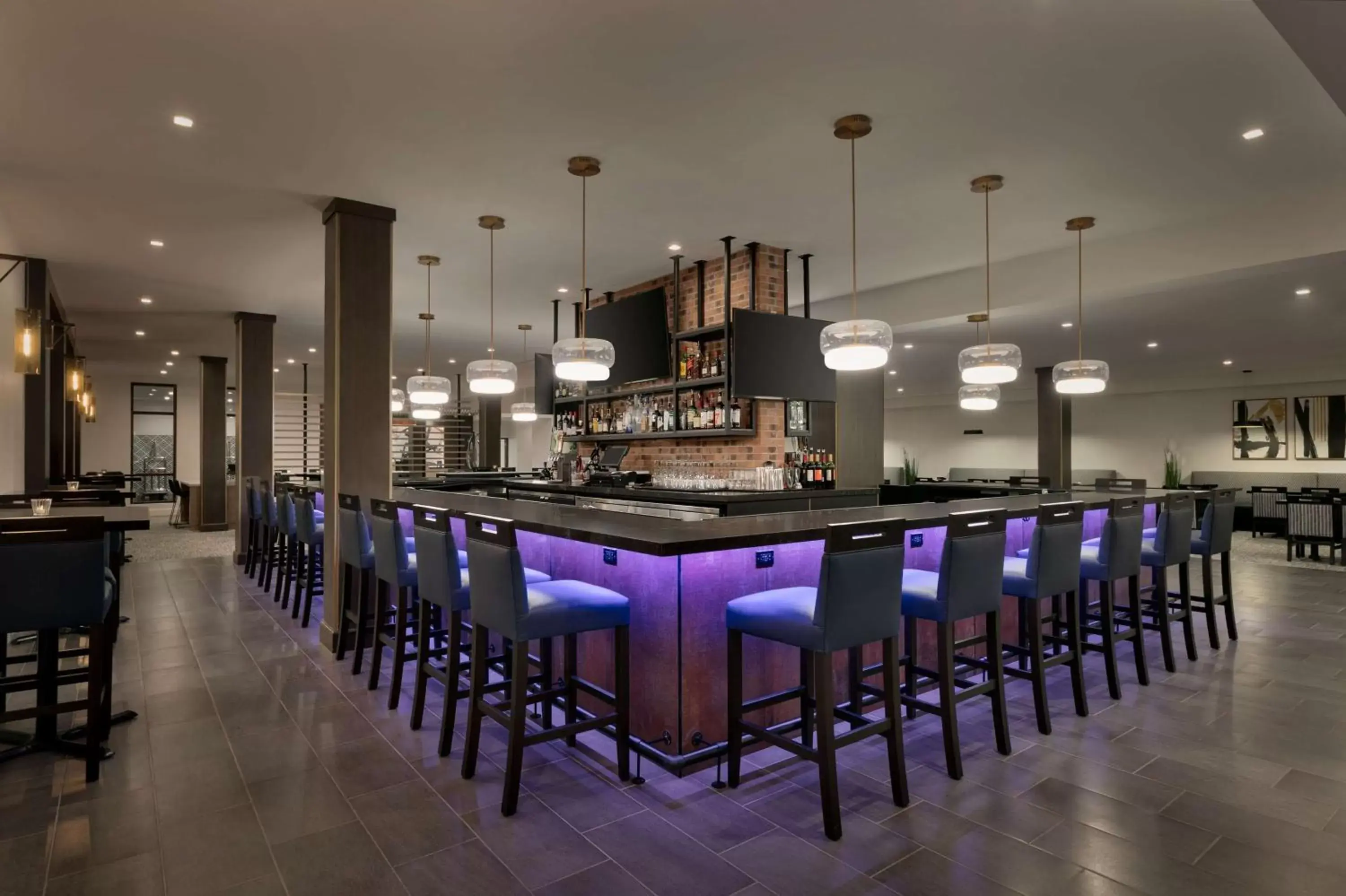 Restaurant/places to eat, Lounge/Bar in DoubleTree by Hilton Canton Downtown
