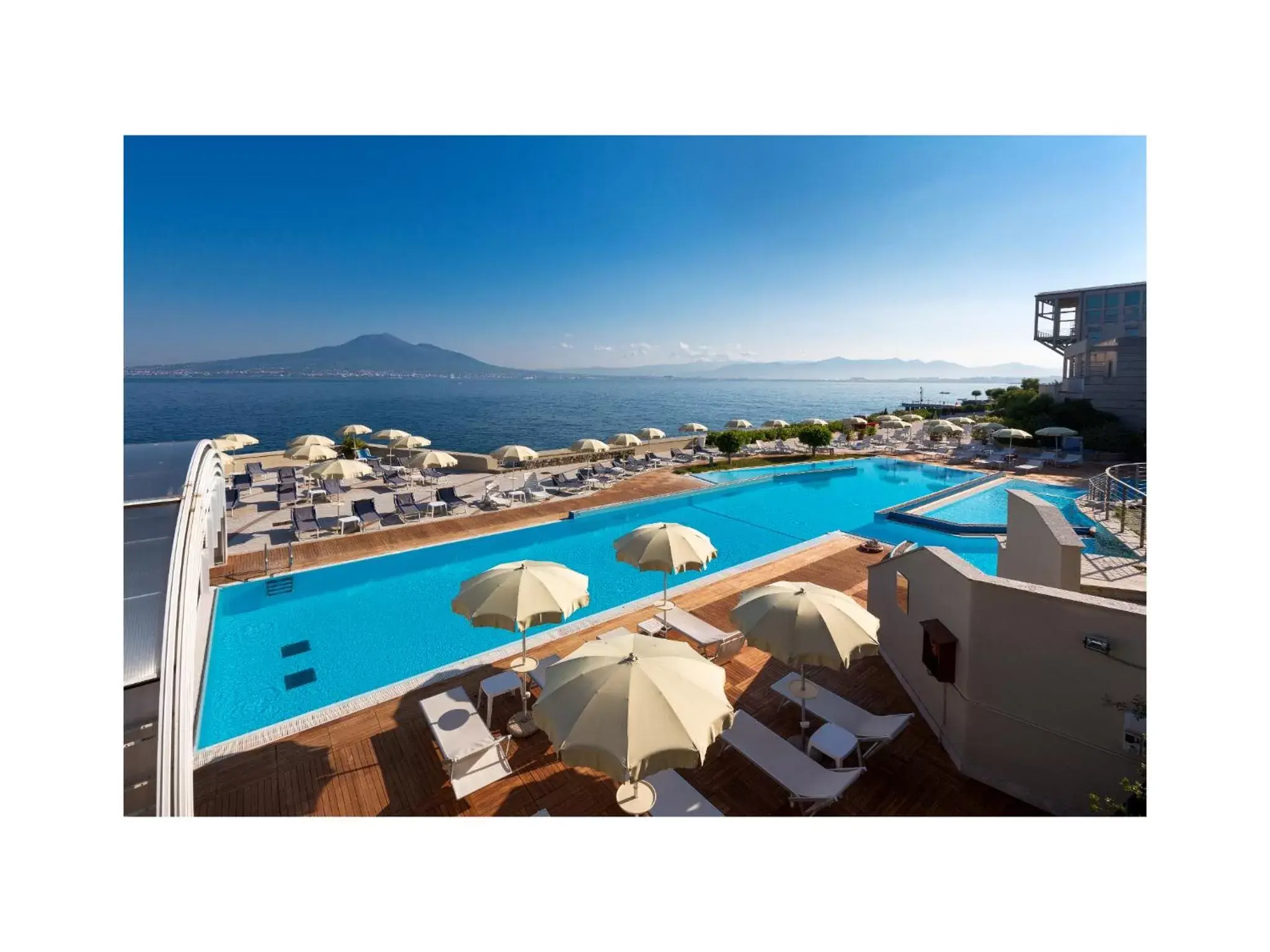 Swimming pool in Towers Hotel Stabiae Sorrento Coast
