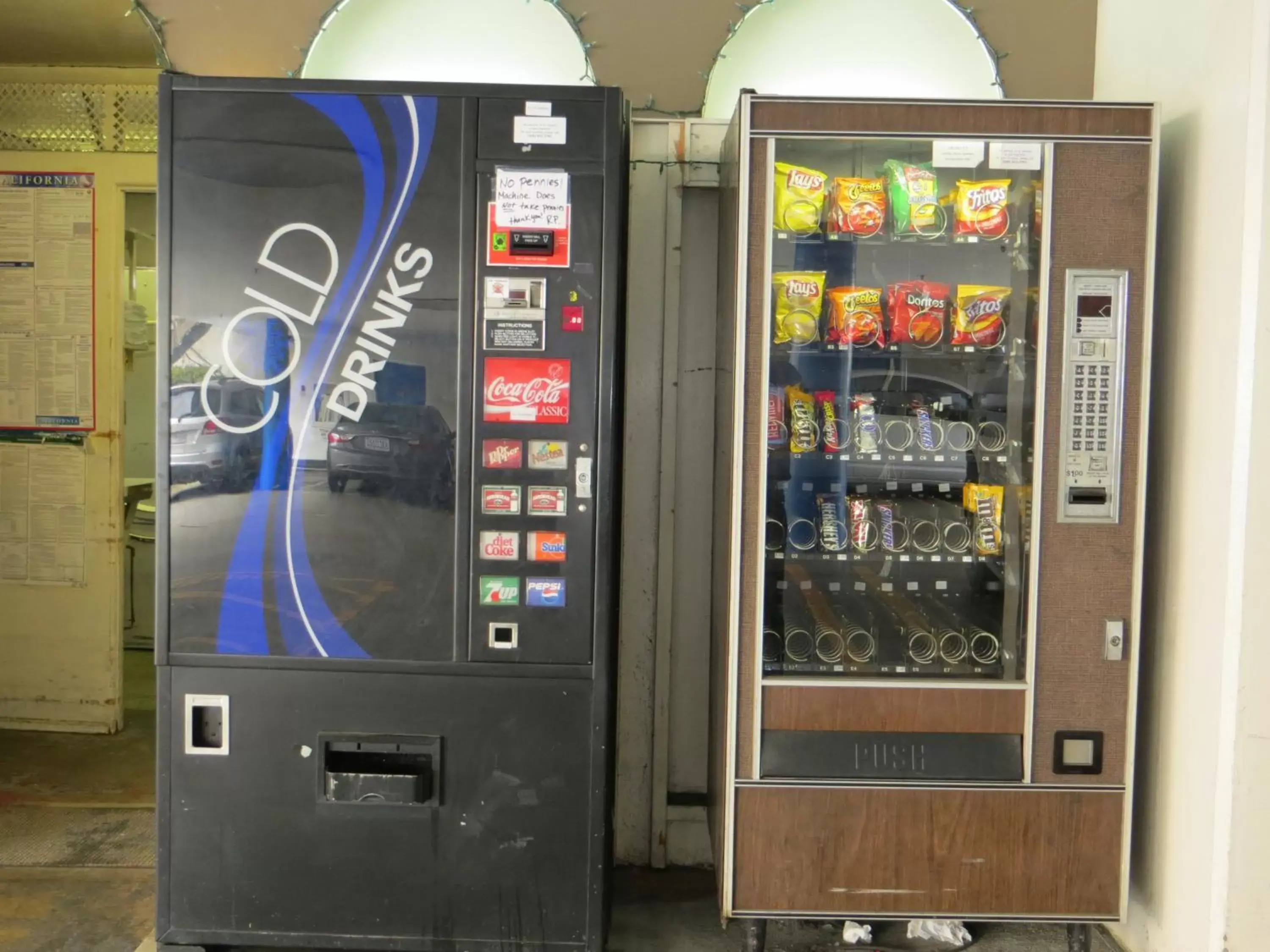 vending machine, Supermarket/Shops in Royal Pacific Motor Inn