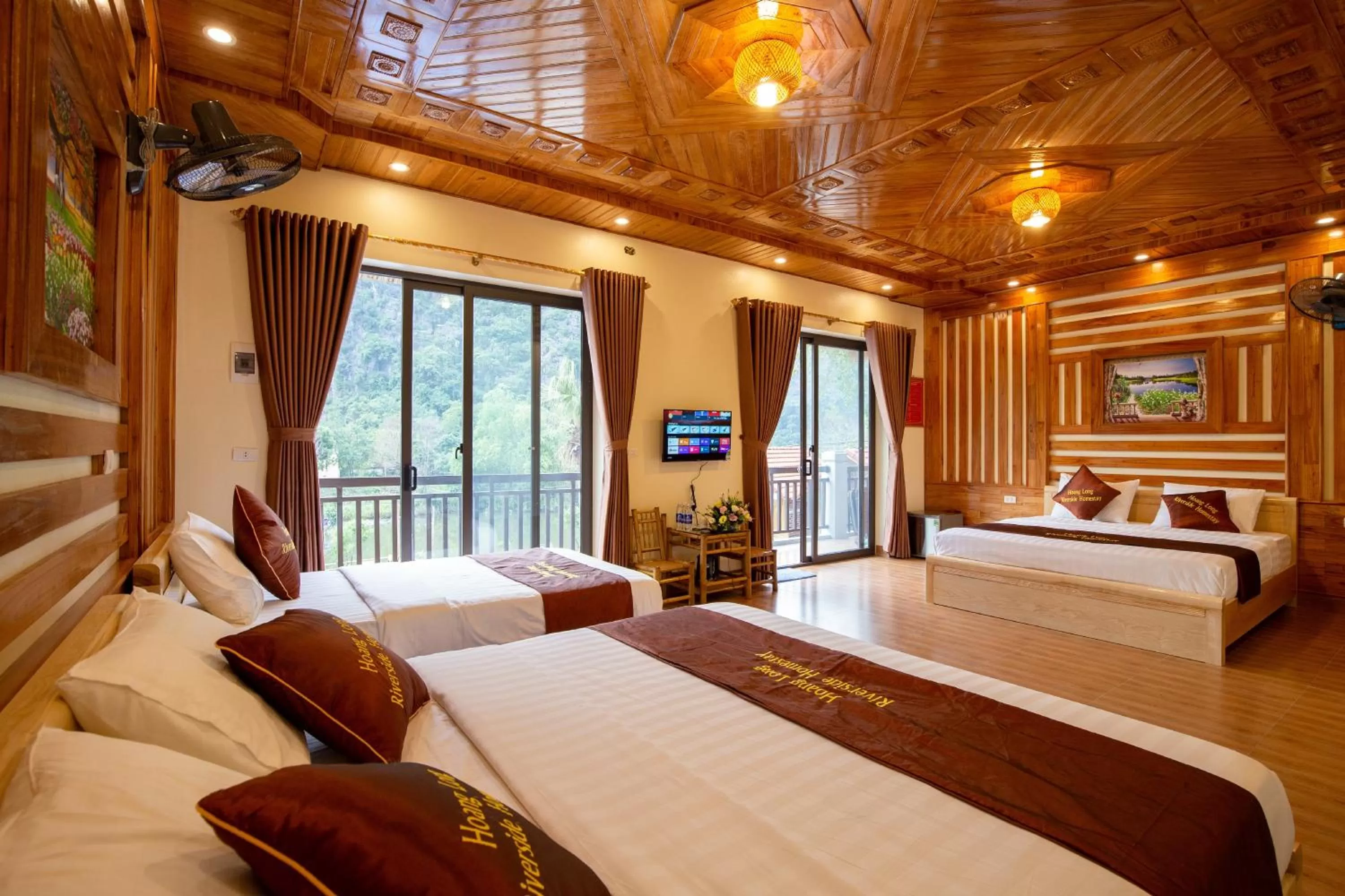 Bed in HoangLong Riverside Homestay