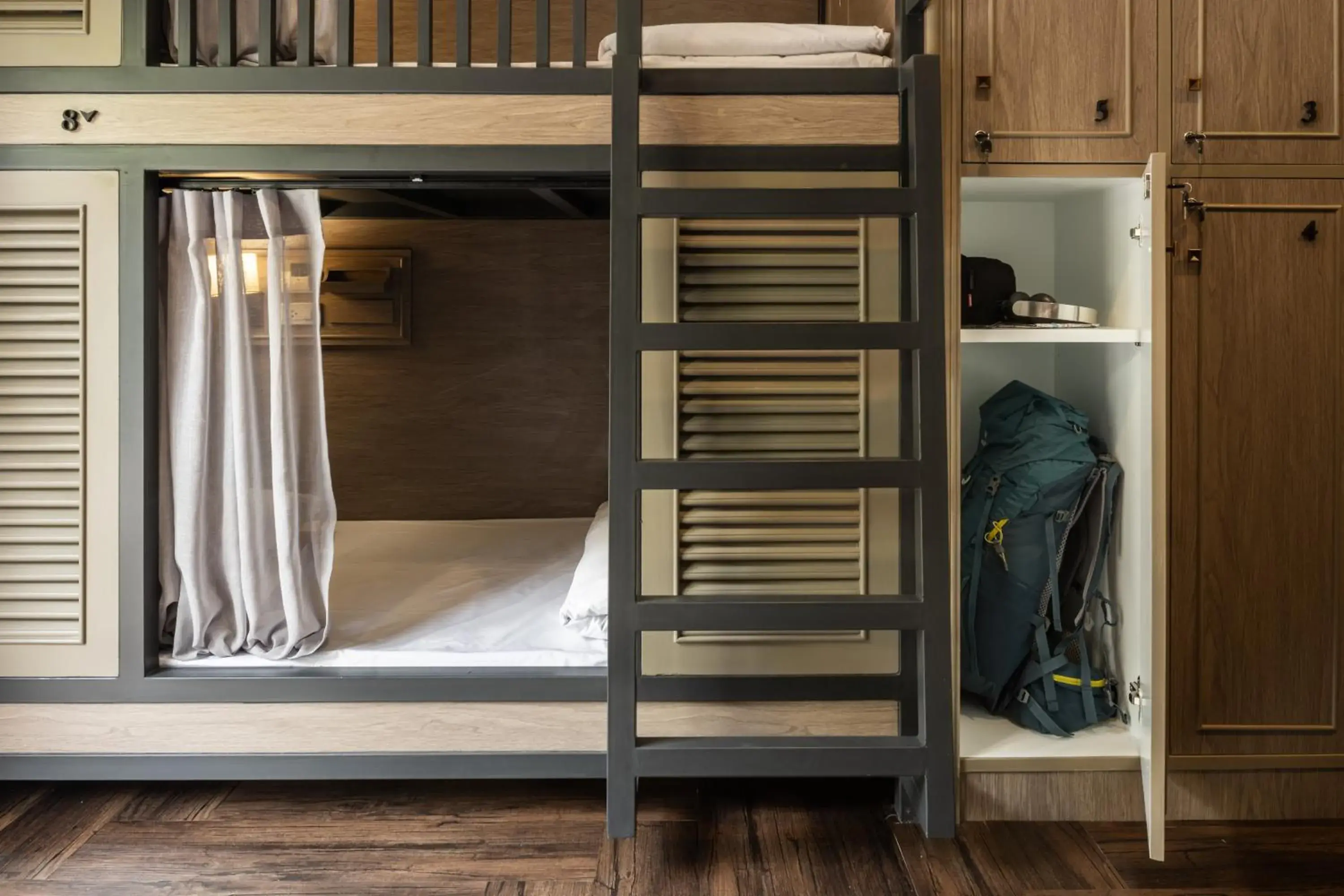 Bed in Warm Window Silom Bed in Warm Window Silom