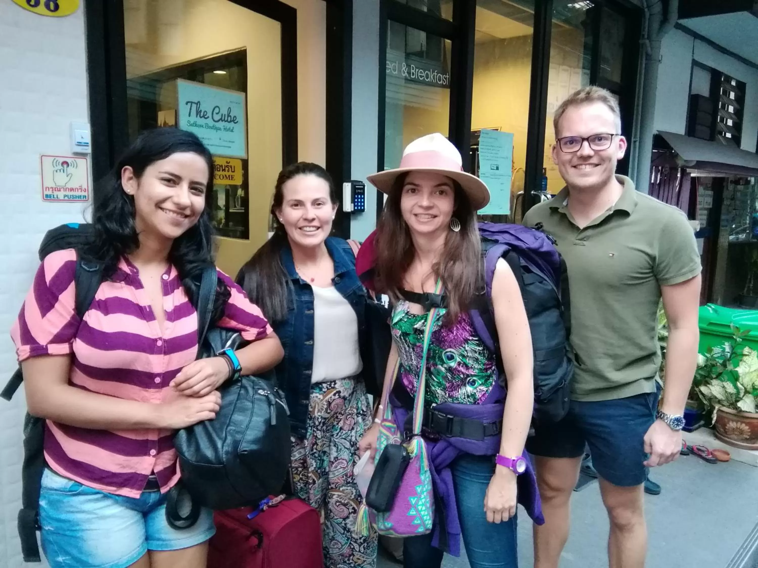 The Cube Sathorn Boutique Hotel เดอะ คิวบ์ สาทร บูติค โฮเทล Near BTS Surasak