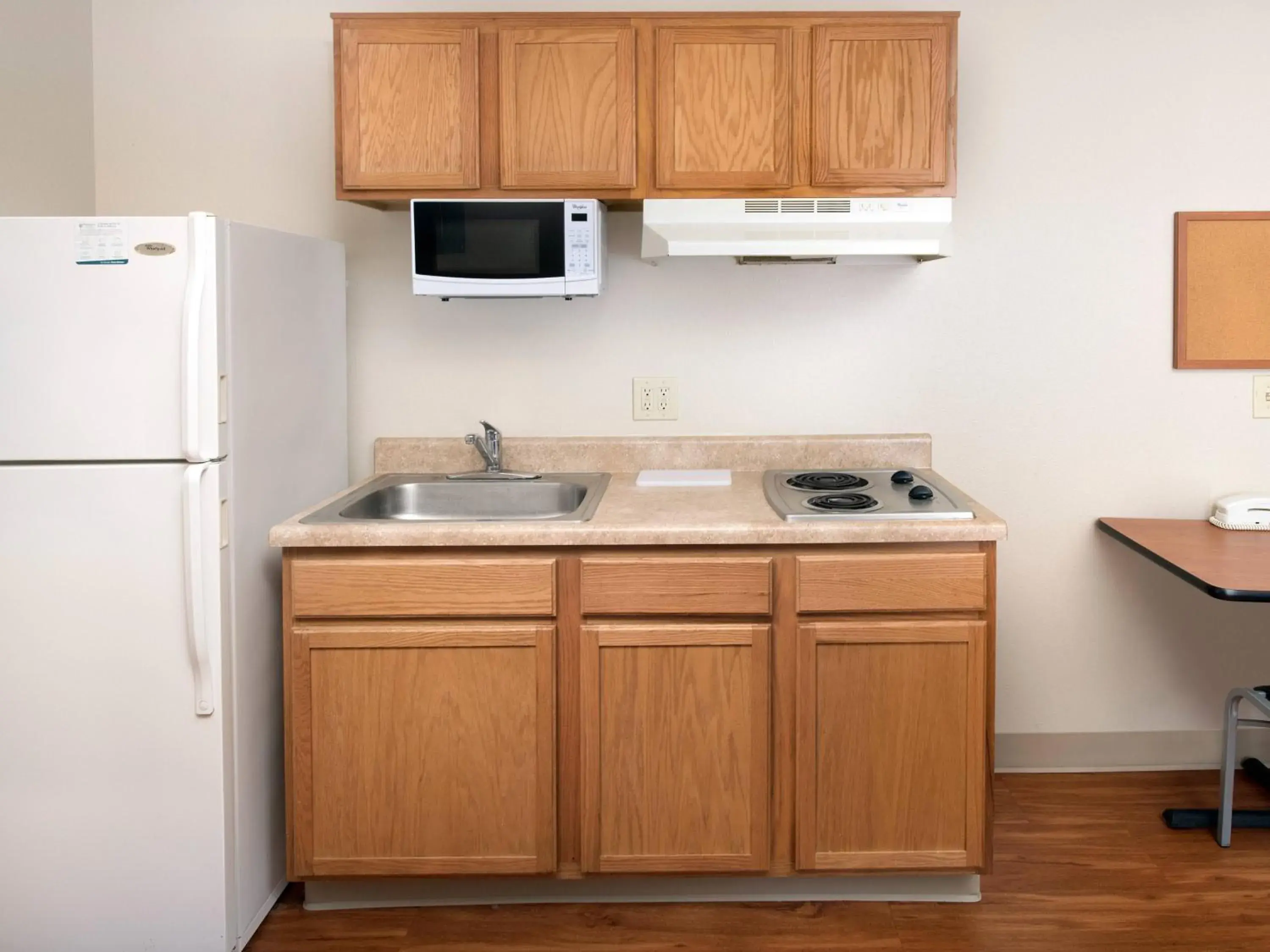 Kitchen or kitchenette, Kitchen/Kitchenette in Extended Stay America Select Suites - Indianapolis - Plainfield