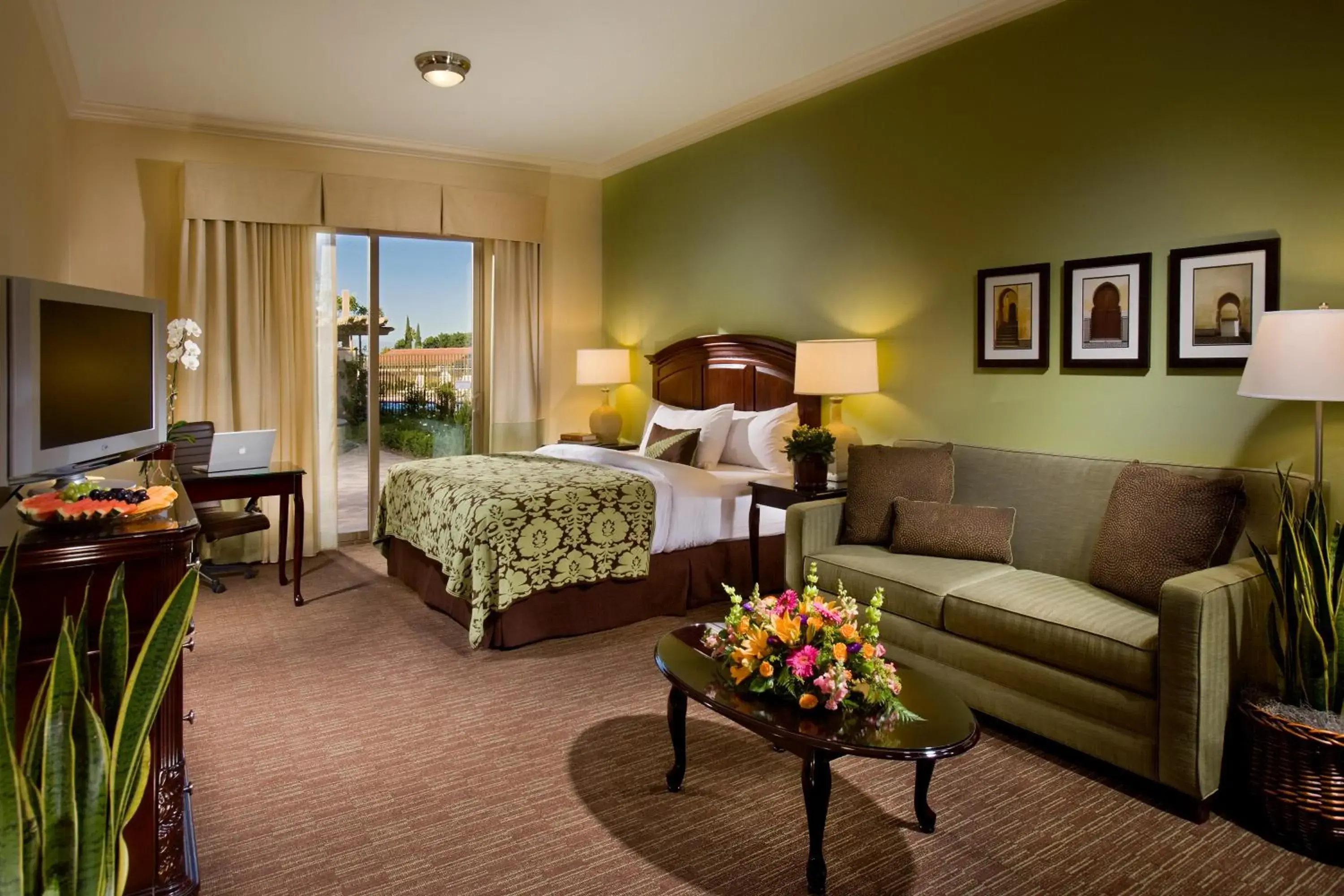 Bed in Ayres Hotel Chino Hills