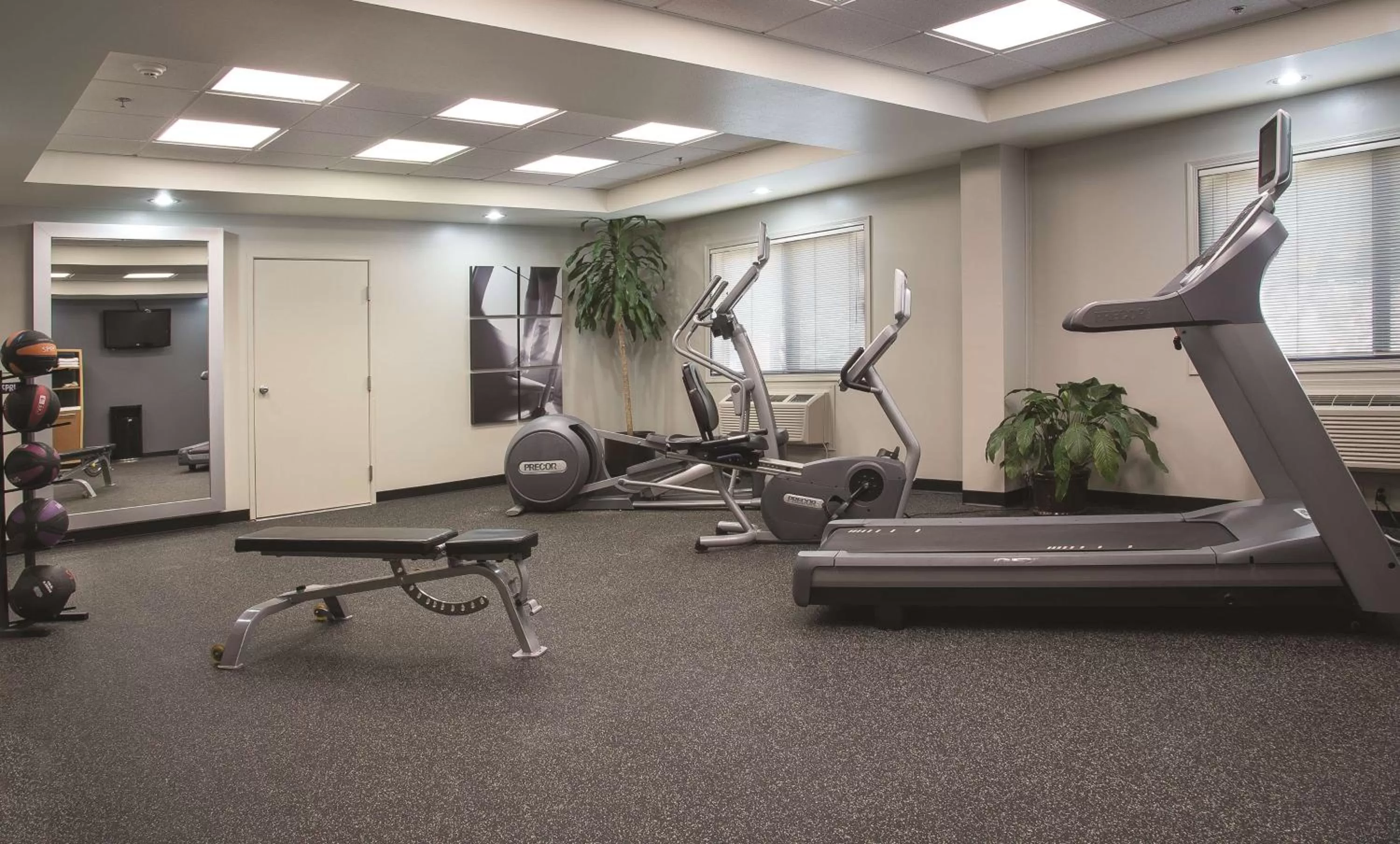 Fitness centre/facilities in DoubleTree by Hilton Racine Harbourwalk