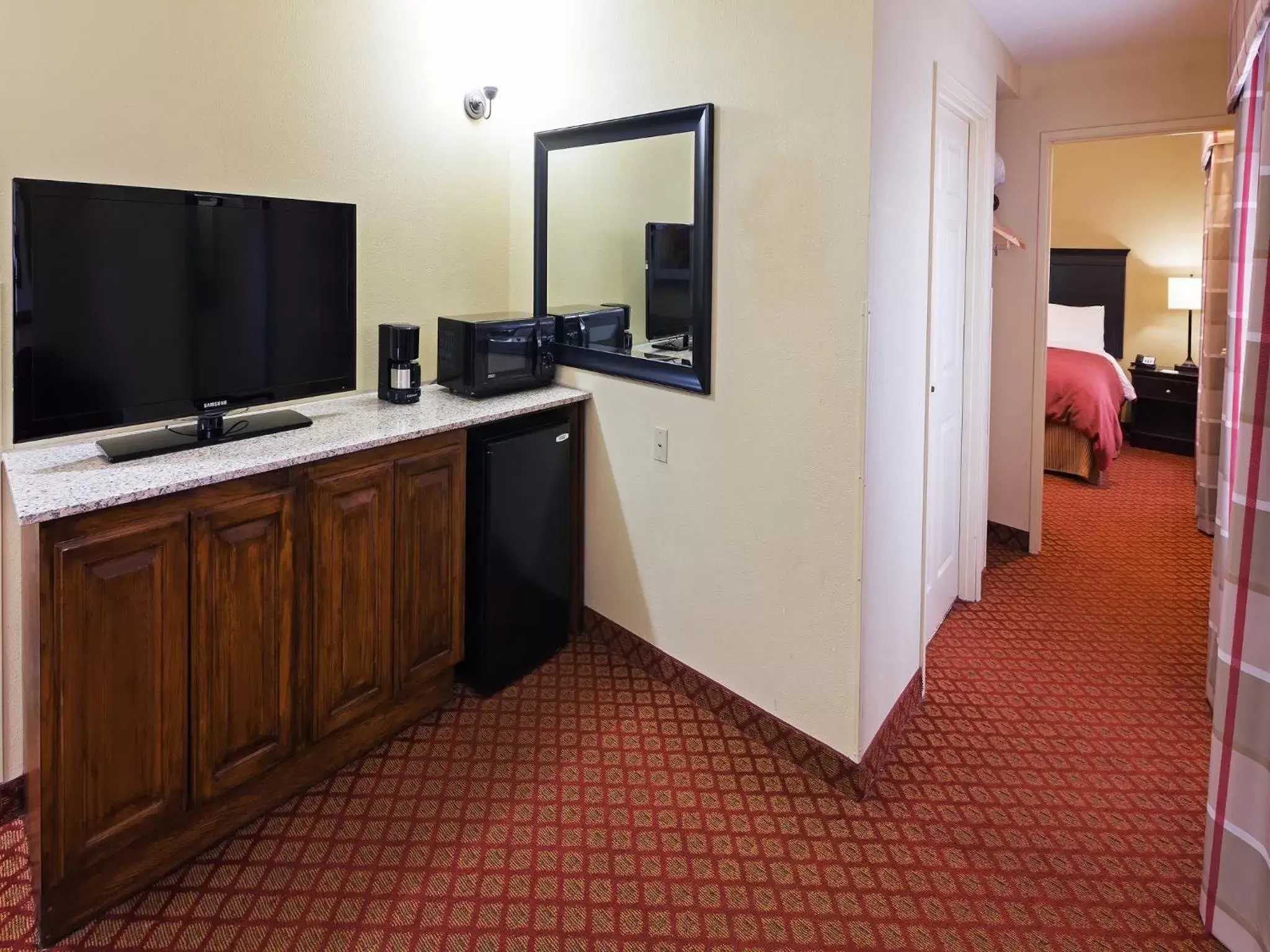 TV and multimedia, TV/Entertainment Center in Country Inn & Suites by Radisson, Oklahoma City at Northwest Expressway, OK
