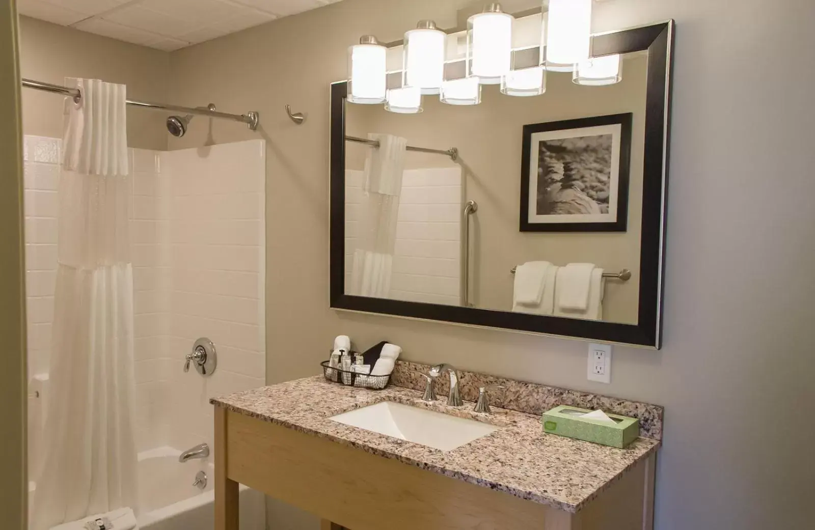 Bathroom in Bar Harbor Villager Motel - Downtown