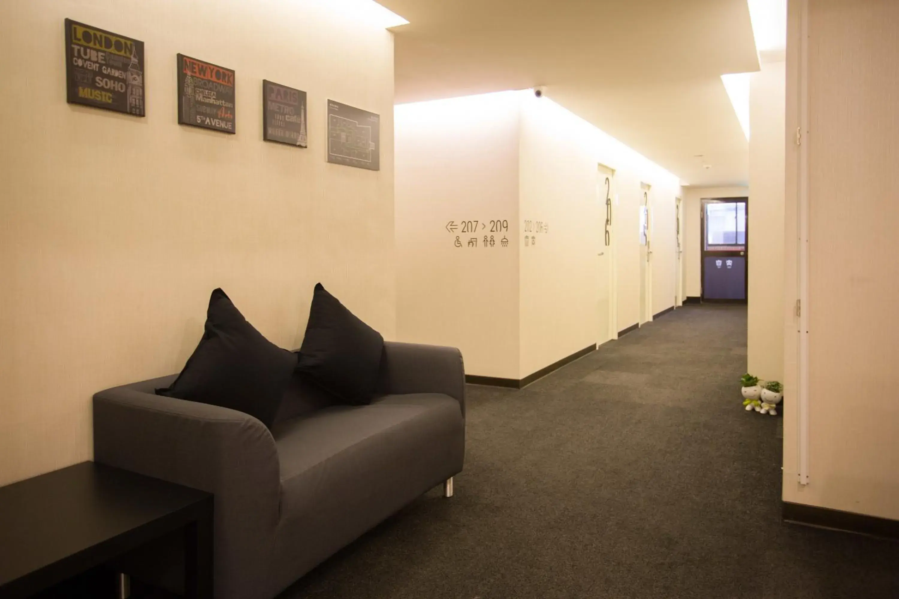 Lobby or reception, Seating Area in Fun Inn Taipei