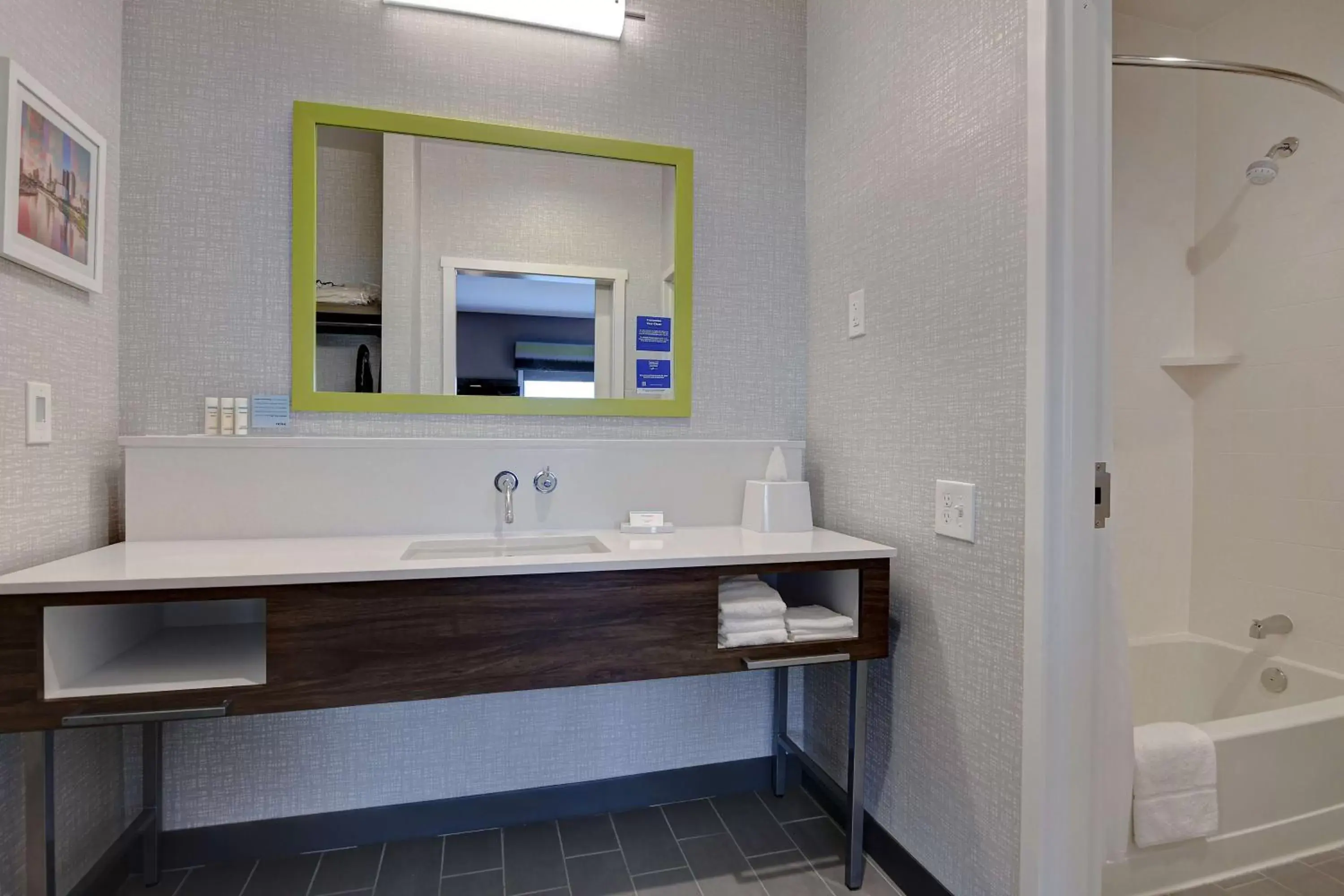 Bathroom in Hampton Inn & Suites Canal Winchester Columbus