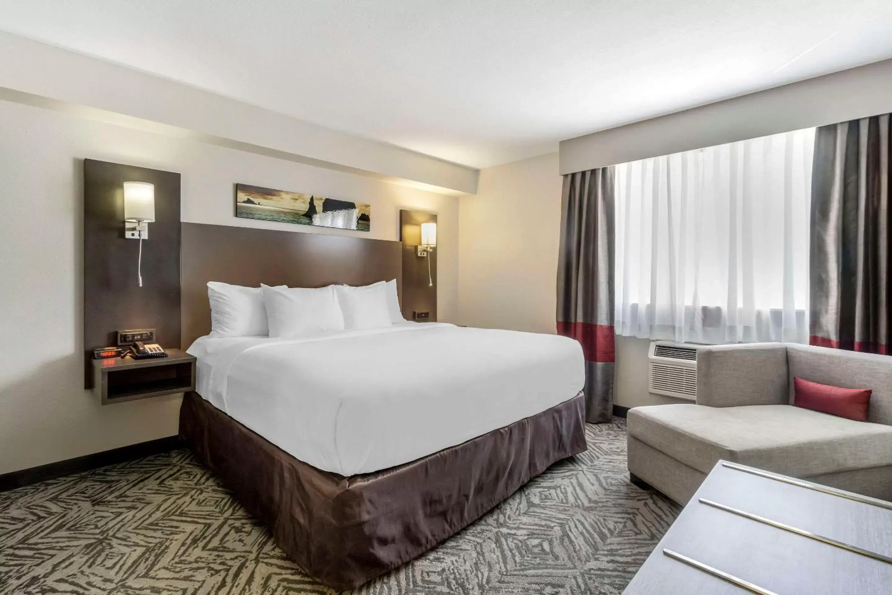 Bedroom, Bed in Comfort Inn & Suites Pacific – Auburn