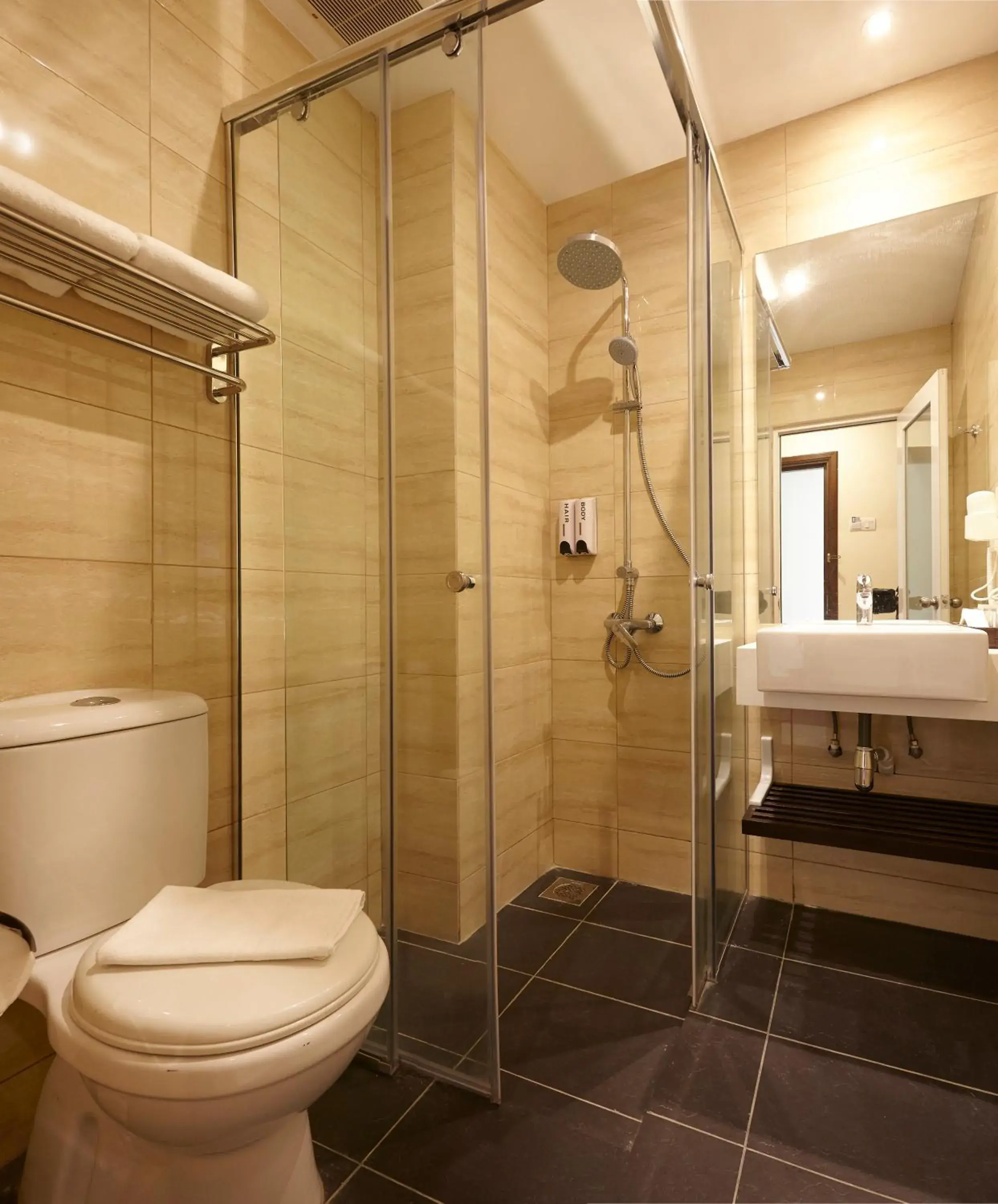 Bathroom in Hotel Six Seasons @ Mid Valley Bathroom in Hotel Six Seasons @ Mid Valley