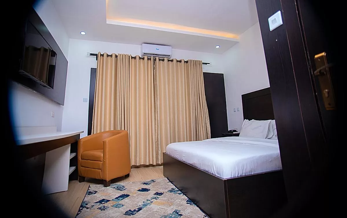 Bed in Hotel Capitol